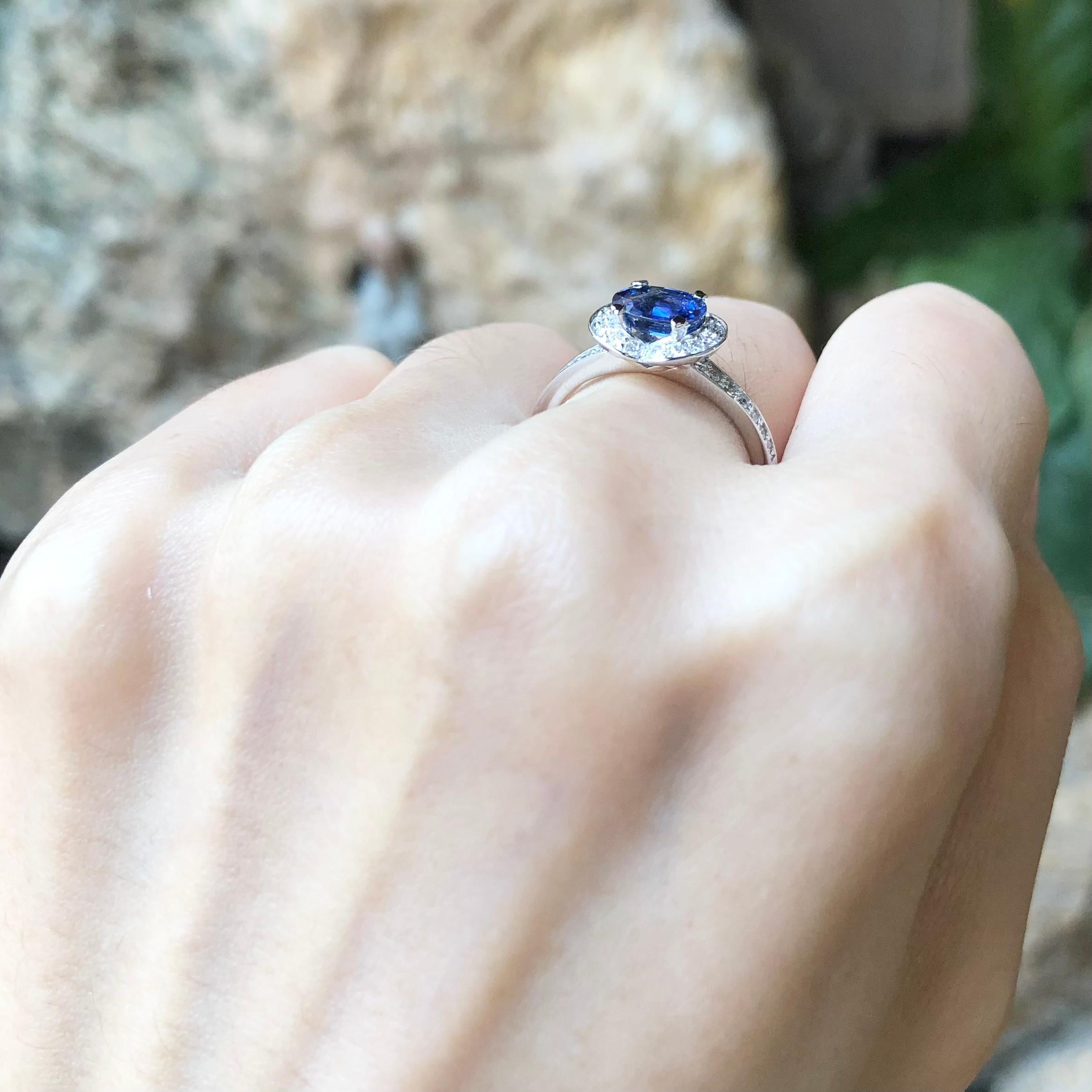Blue Sapphire with Diamond Ring set in 18 Karat White Gold Settings For Sale 1