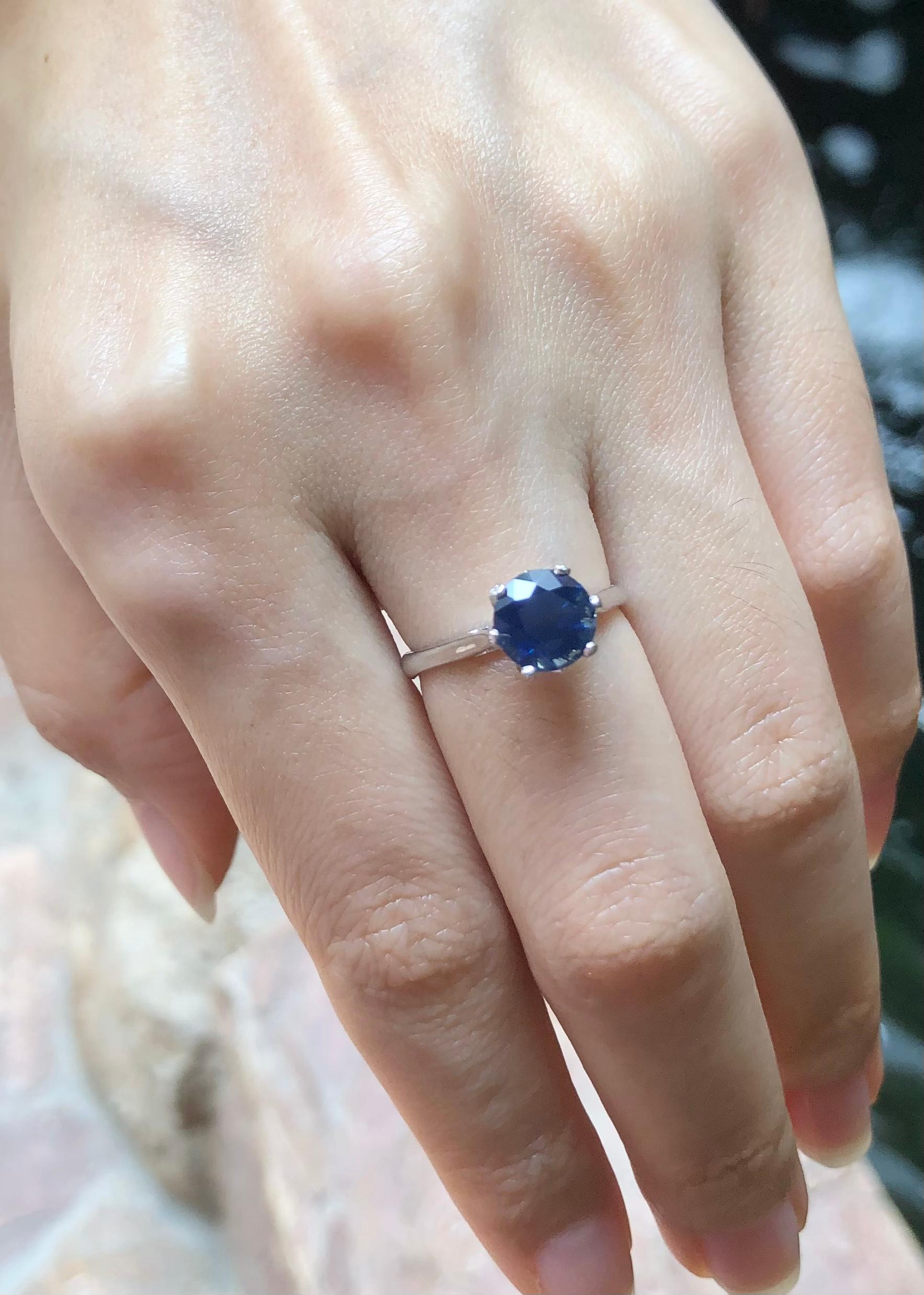 Blue Sapphire  with Diamond Ring set in 18 Karat White Gold Settings For Sale 1