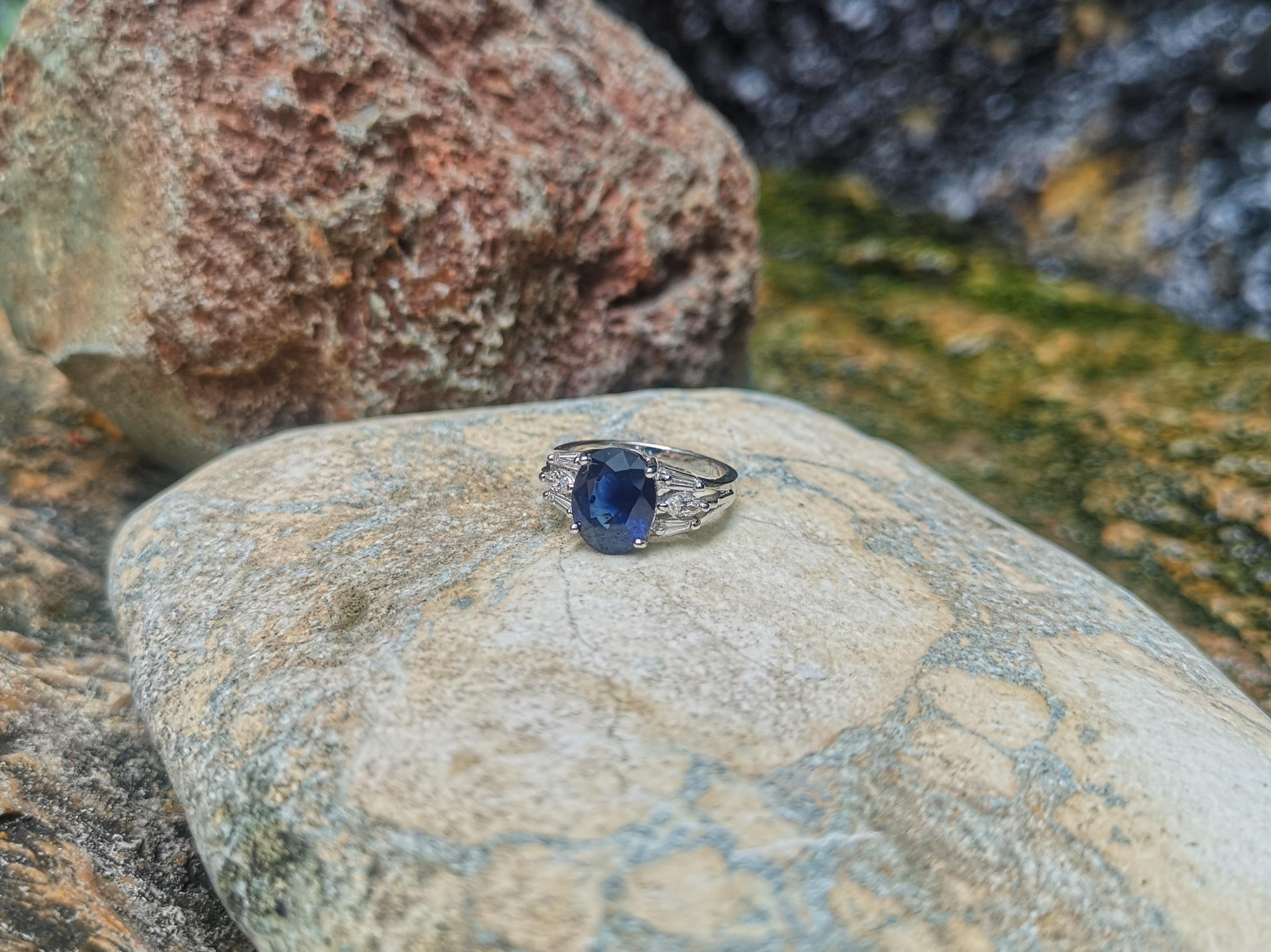Blue Sapphire with Diamond Ring set in 18 Karat White Gold Settings For Sale 2