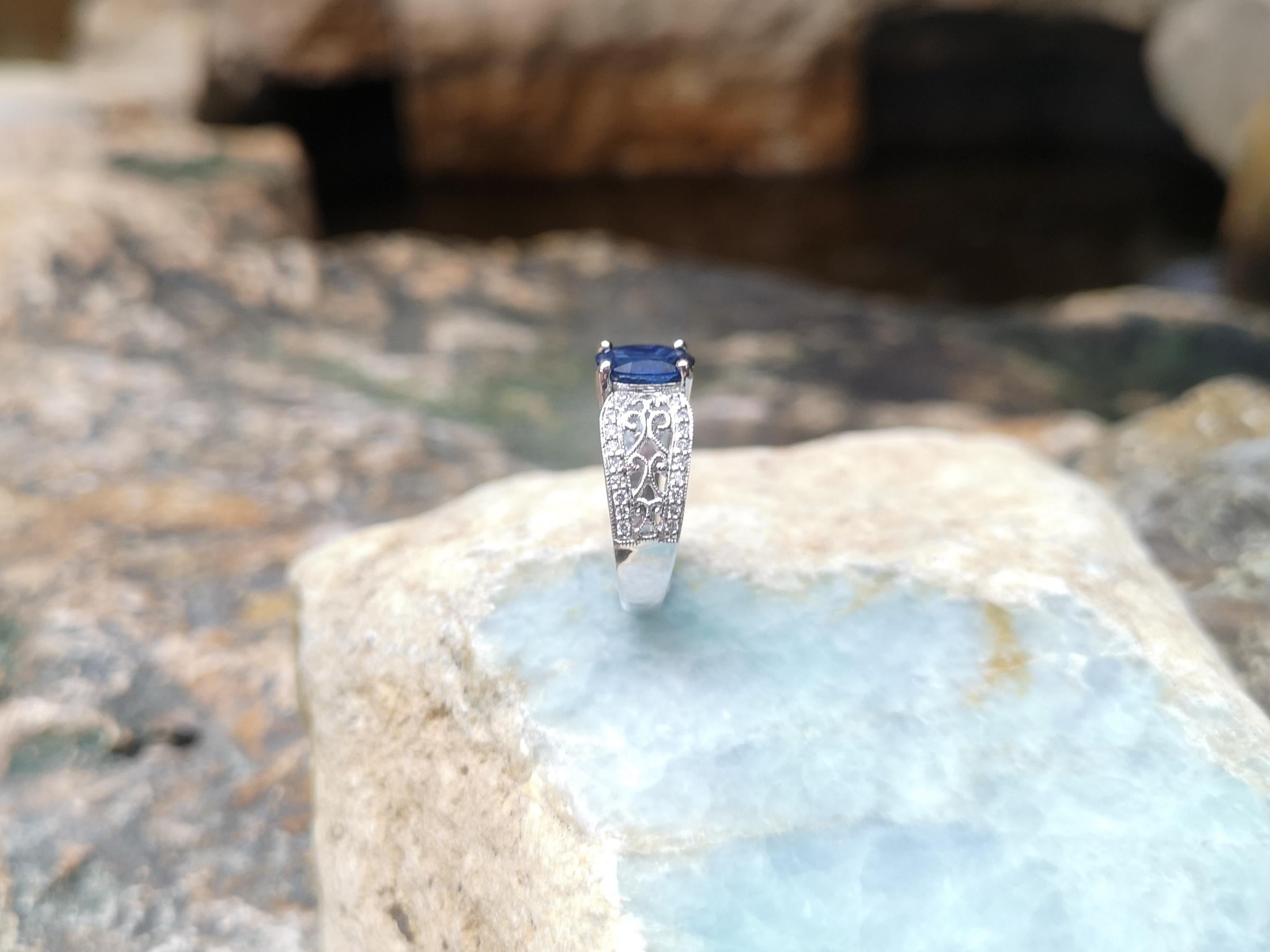 Blue Sapphire with Diamond Ring Set in 18 Karat White Gold Settings For Sale 1