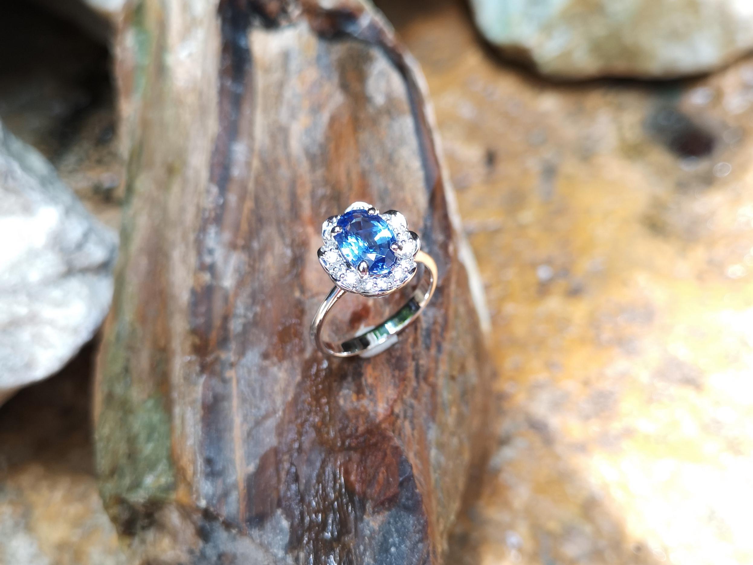 Blauer Saphir mit Diamantring aus 18 Karat Weißgold in Fassungen im Angebot 4