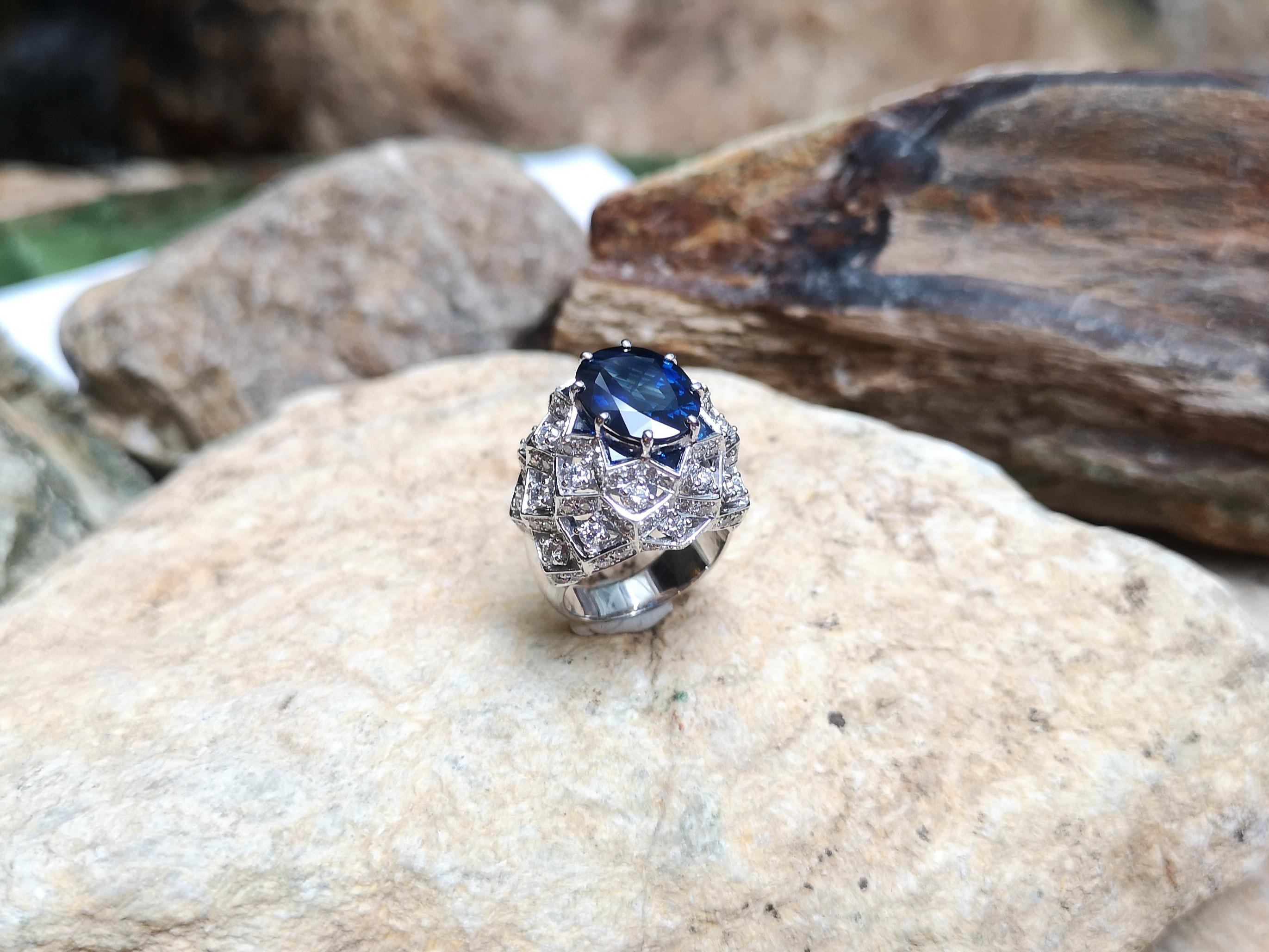 Blue Sapphire with Diamond Ring Set in 18 Karat White Gold Settings For Sale 3