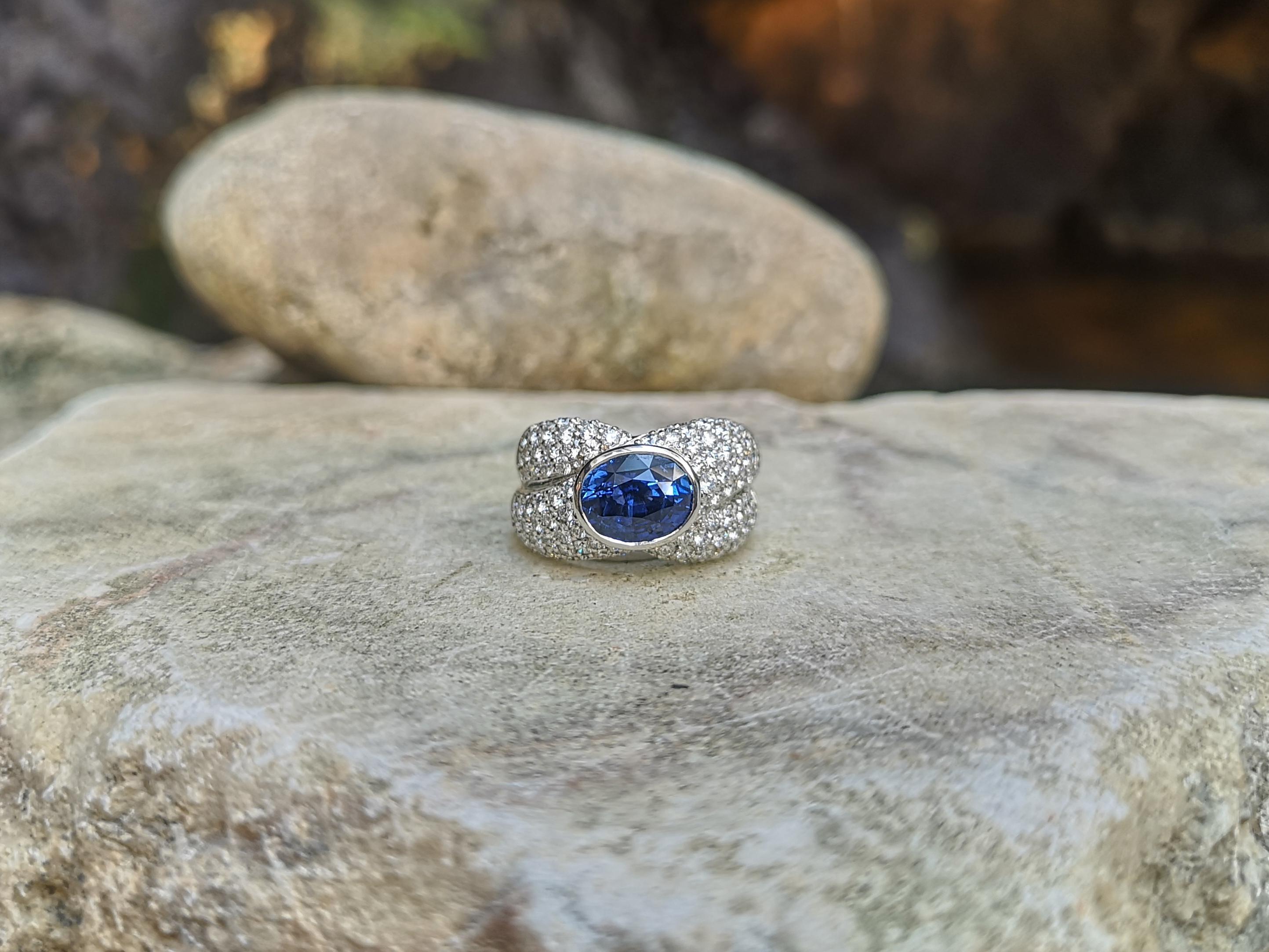 Blue Sapphire with Diamond Ring Set in 18 Karat White Gold Settings For Sale 3