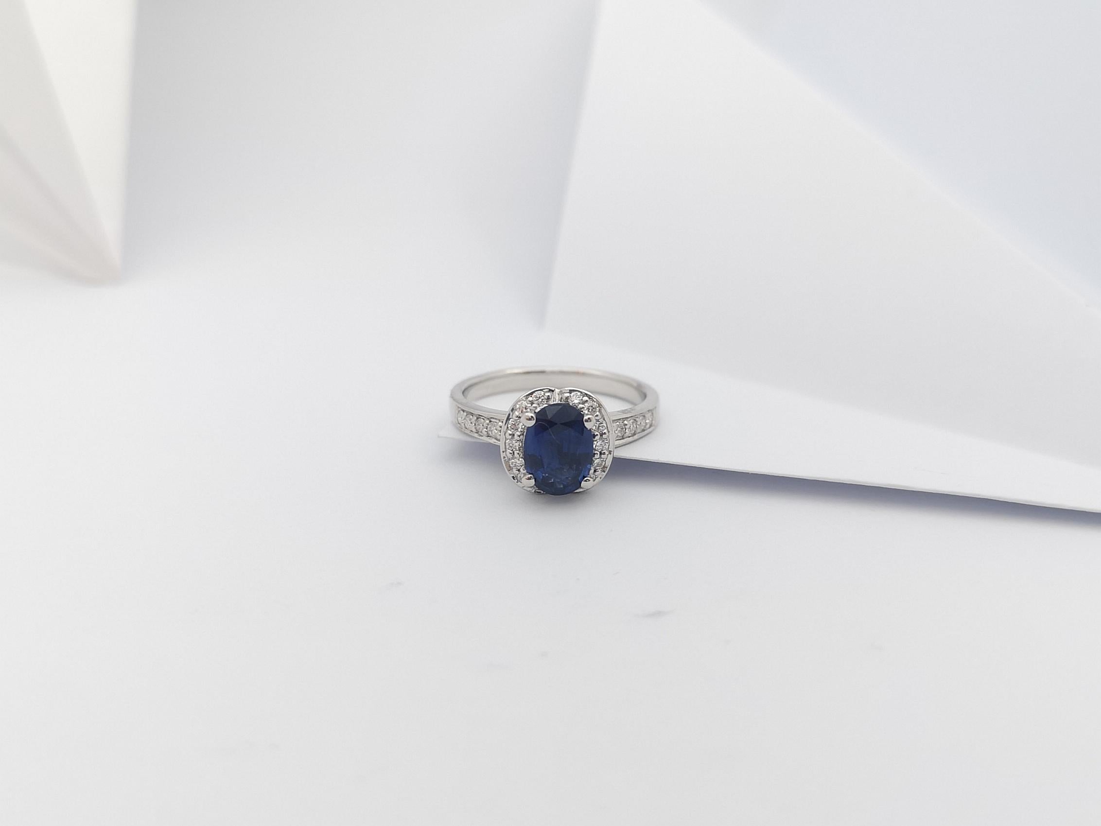 Blue Sapphire with Diamond Ring Set in 18 Karat White Gold Settings For Sale 3