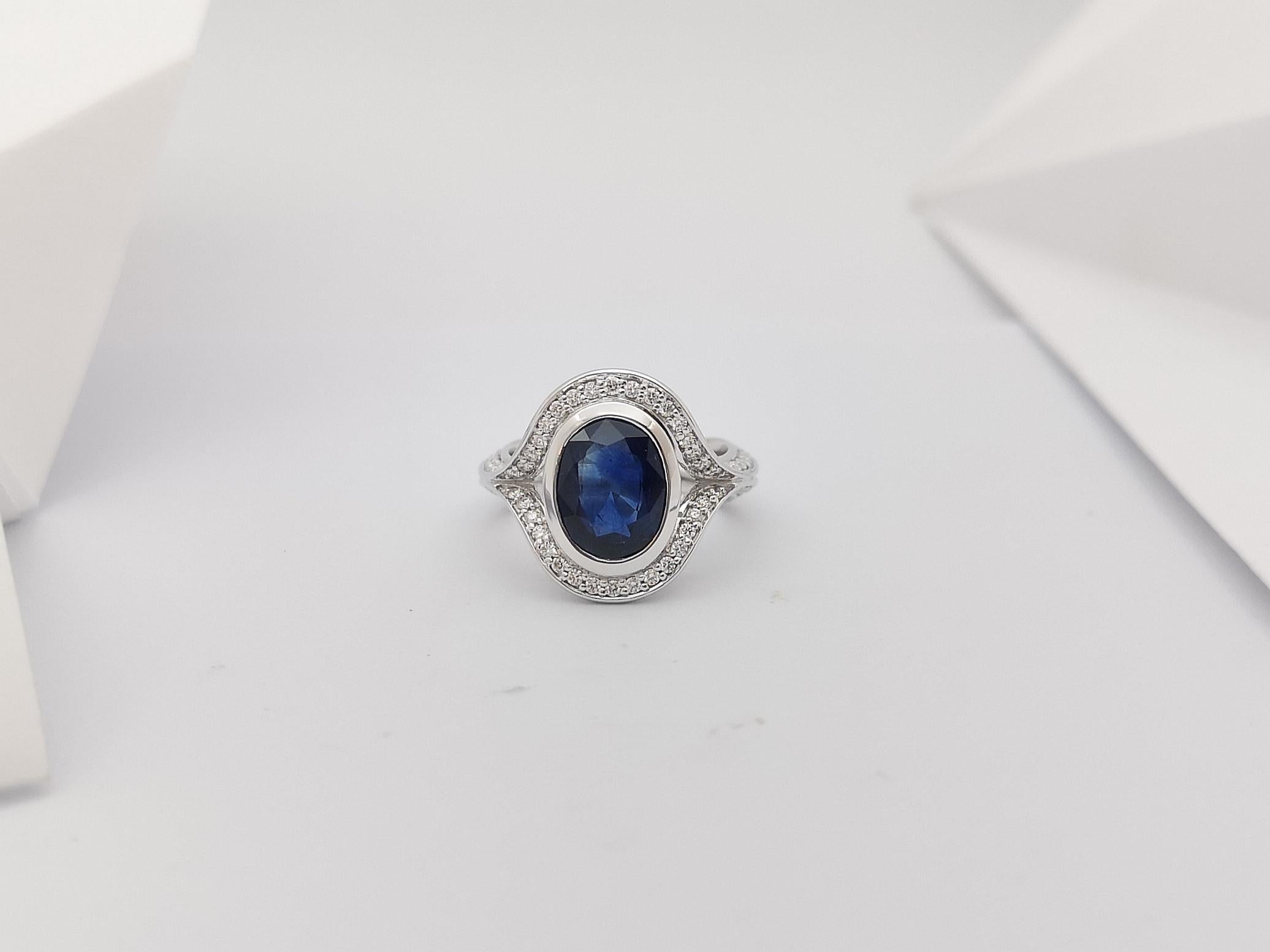 Blauer blauer Saphir mit Diamantring in 18 Karat Weißgoldfassung im Angebot 3