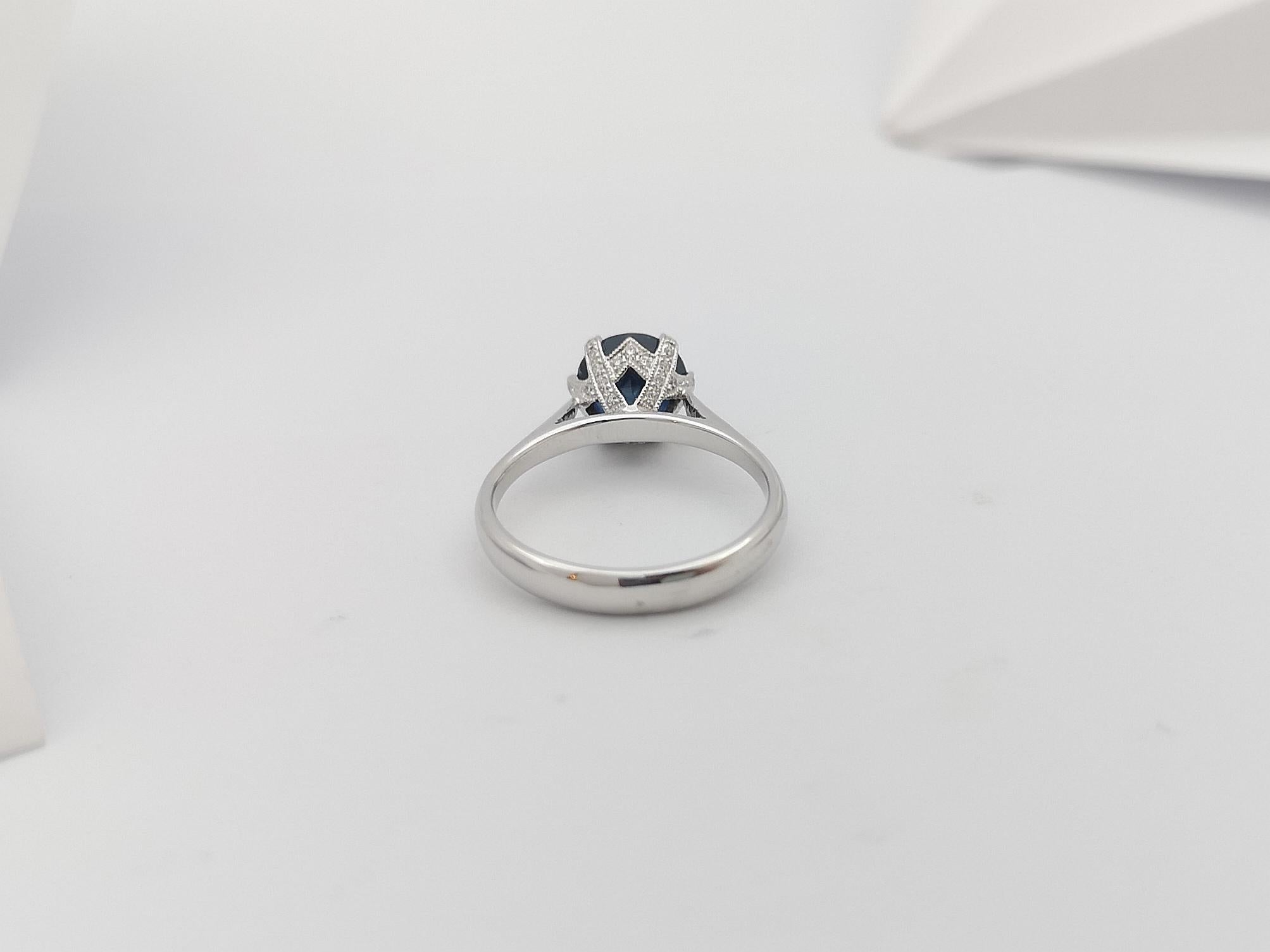 Blue Sapphire  with Diamond Ring set in 18 Karat White Gold Settings For Sale 3