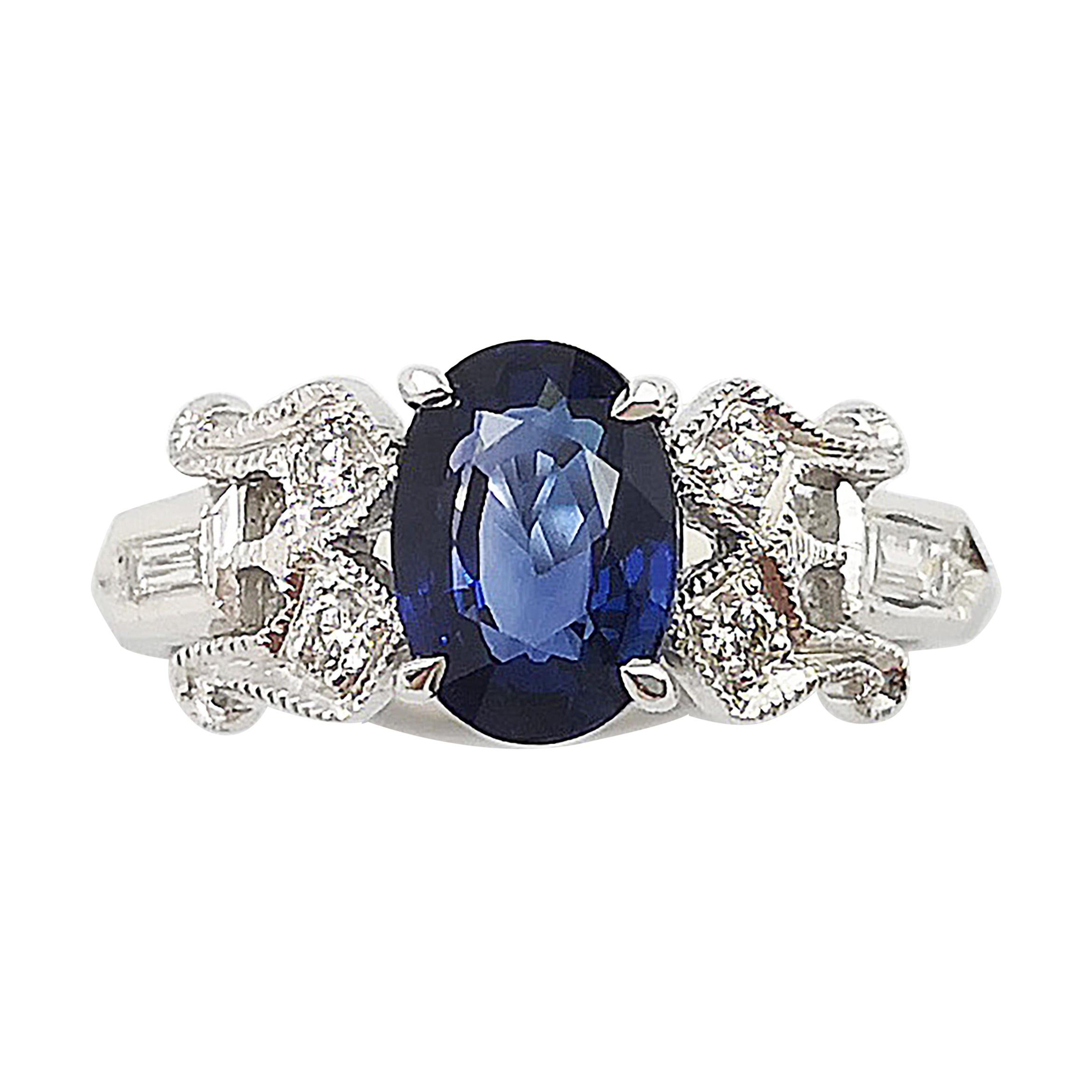 Blauer Saphir mit Diamantring aus 18 Karat Weißgold in Fassungen
