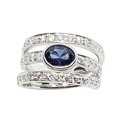 Blauer blauer Saphir mit Diamantring in 18 Karat Weißgoldfassung