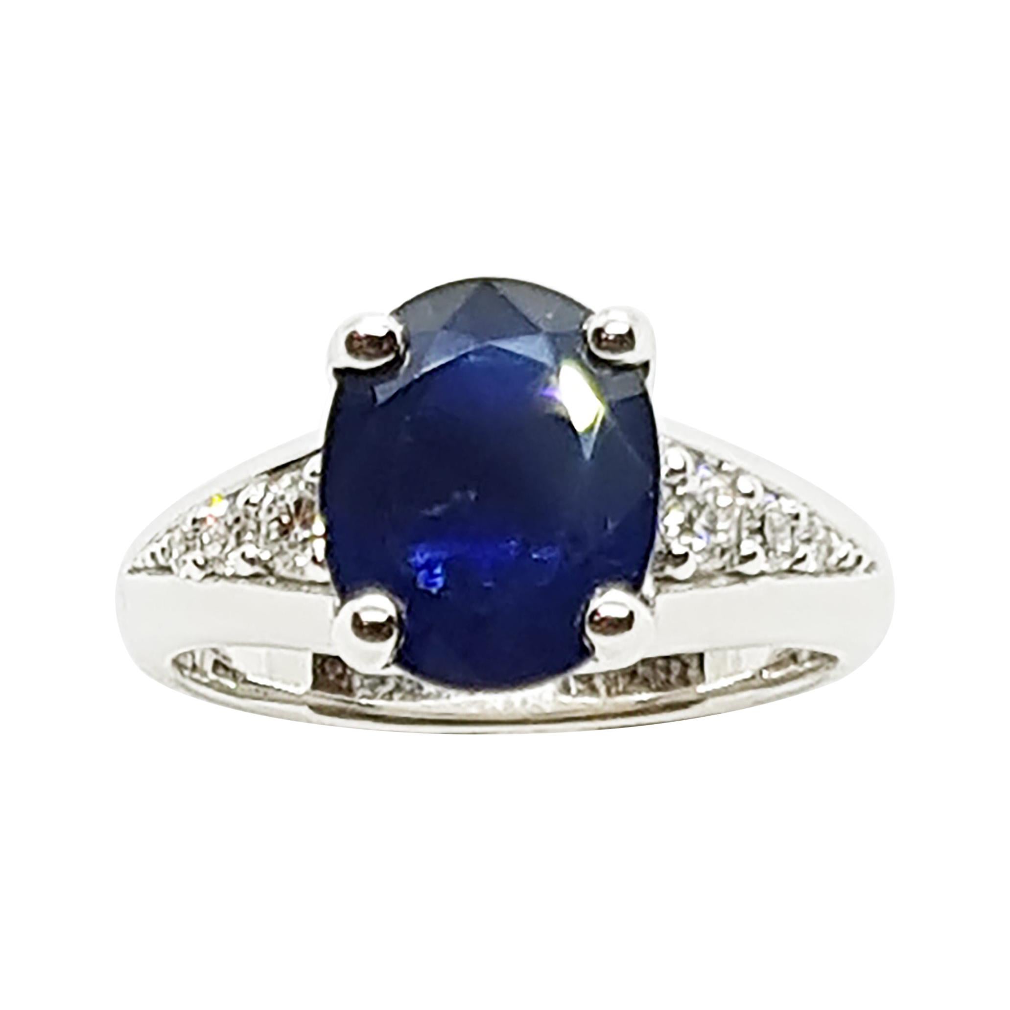 Blue Sapphire with Diamond Ring Set in 18 Karat White Gold Settings For Sale at 1stDibs