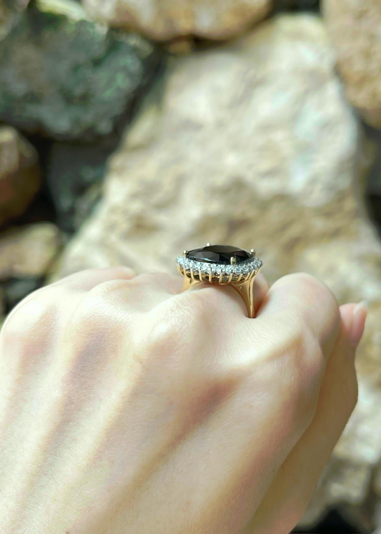 Bague en or 18 carats avec saphir bleu et diamant Pour femmes en vente
