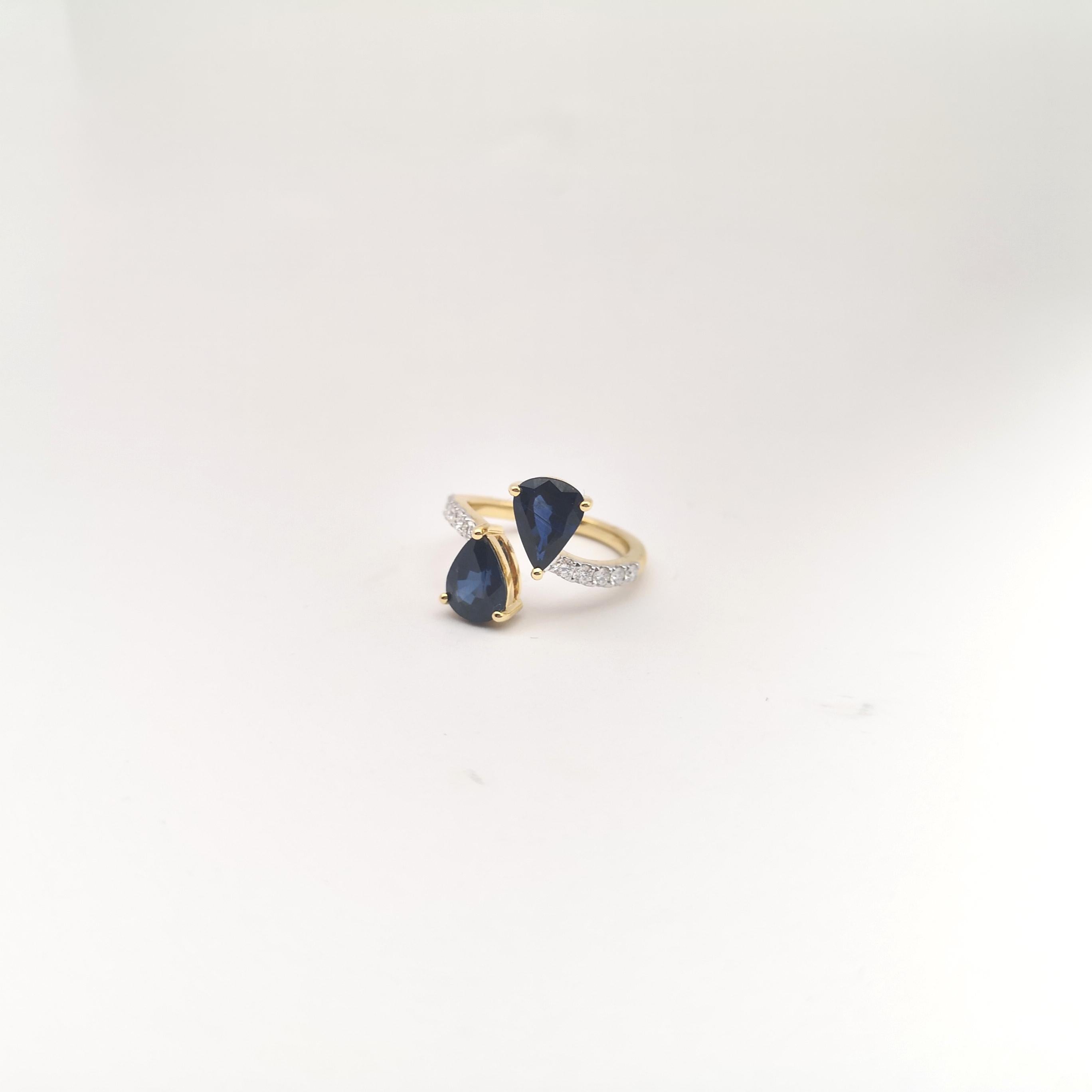 Blue Sapphire with Diamond Ring set in 18K Gold Settings For Sale 4