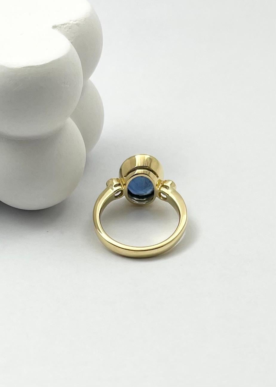 Blauer Saphir mit Diamantring in 18 Karat Goldfassungen gefasst im Angebot 4