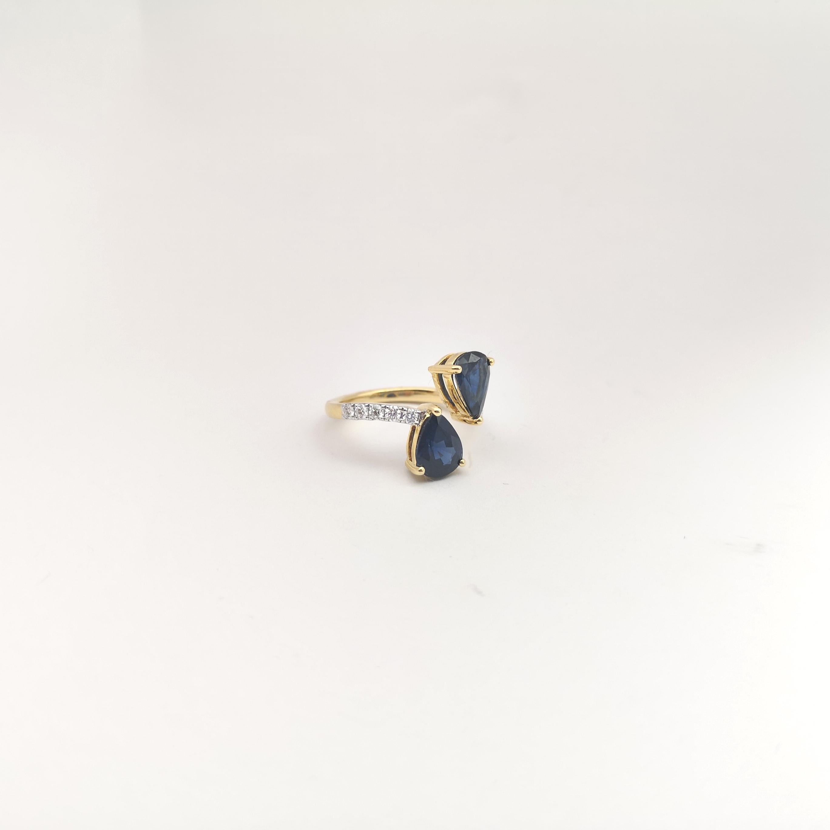 Blue Sapphire with Diamond Ring set in 18K Gold Settings For Sale 5