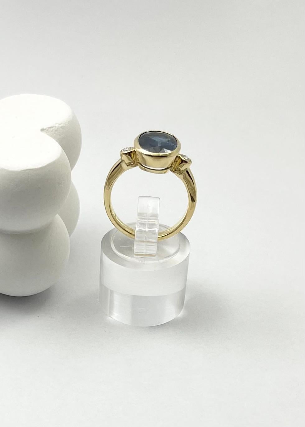 Blauer Saphir mit Diamantring in 18 Karat Goldfassungen gefasst im Angebot 6