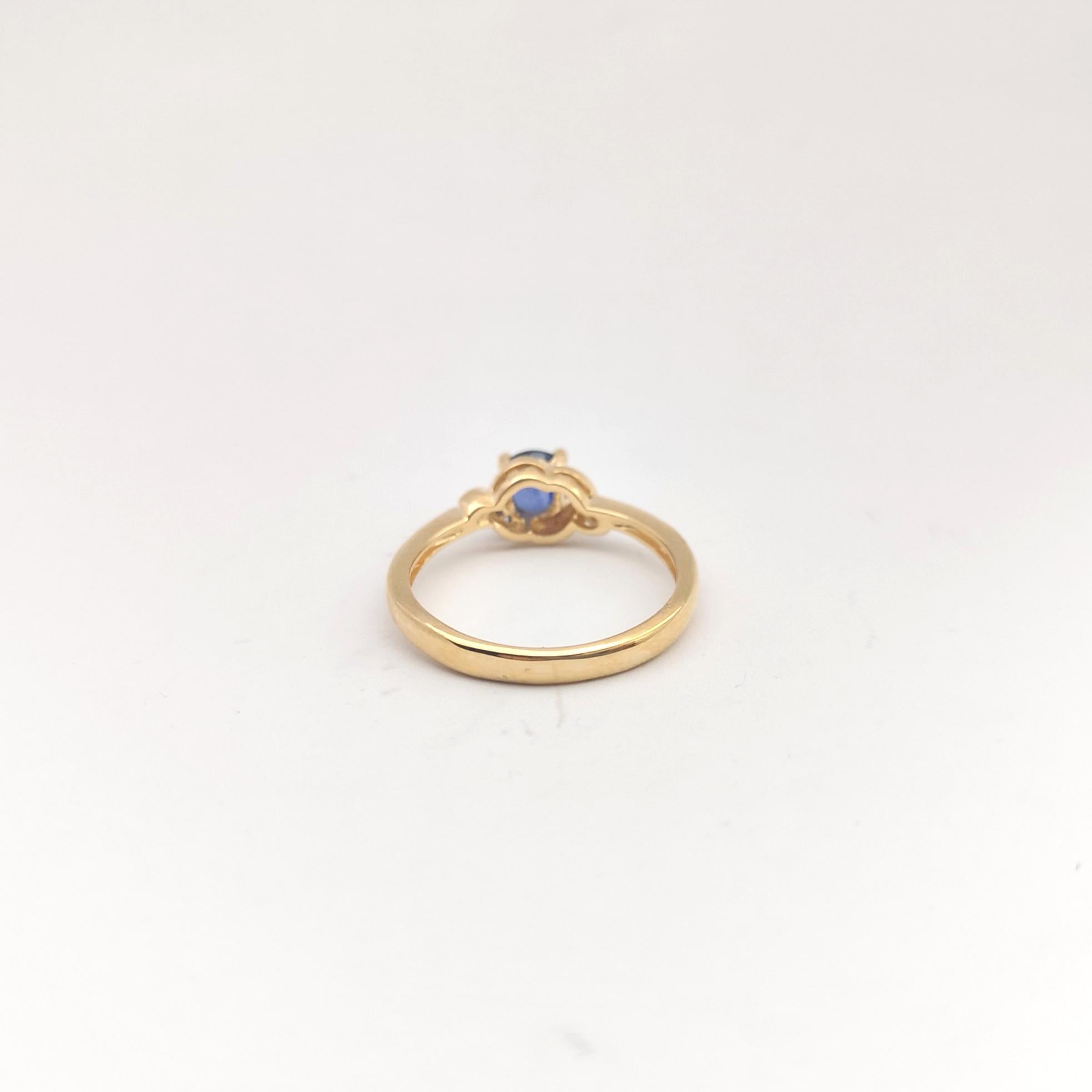 Blue Sapphire with Diamond Ring set in 18K Gold Settings For Sale 7