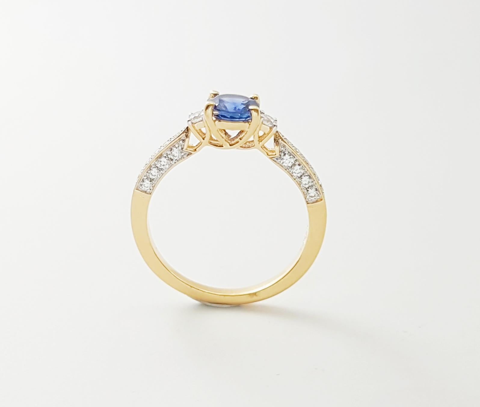 Blue Sapphire with Diamond Ring set in 18K Gold Settings For Sale 7