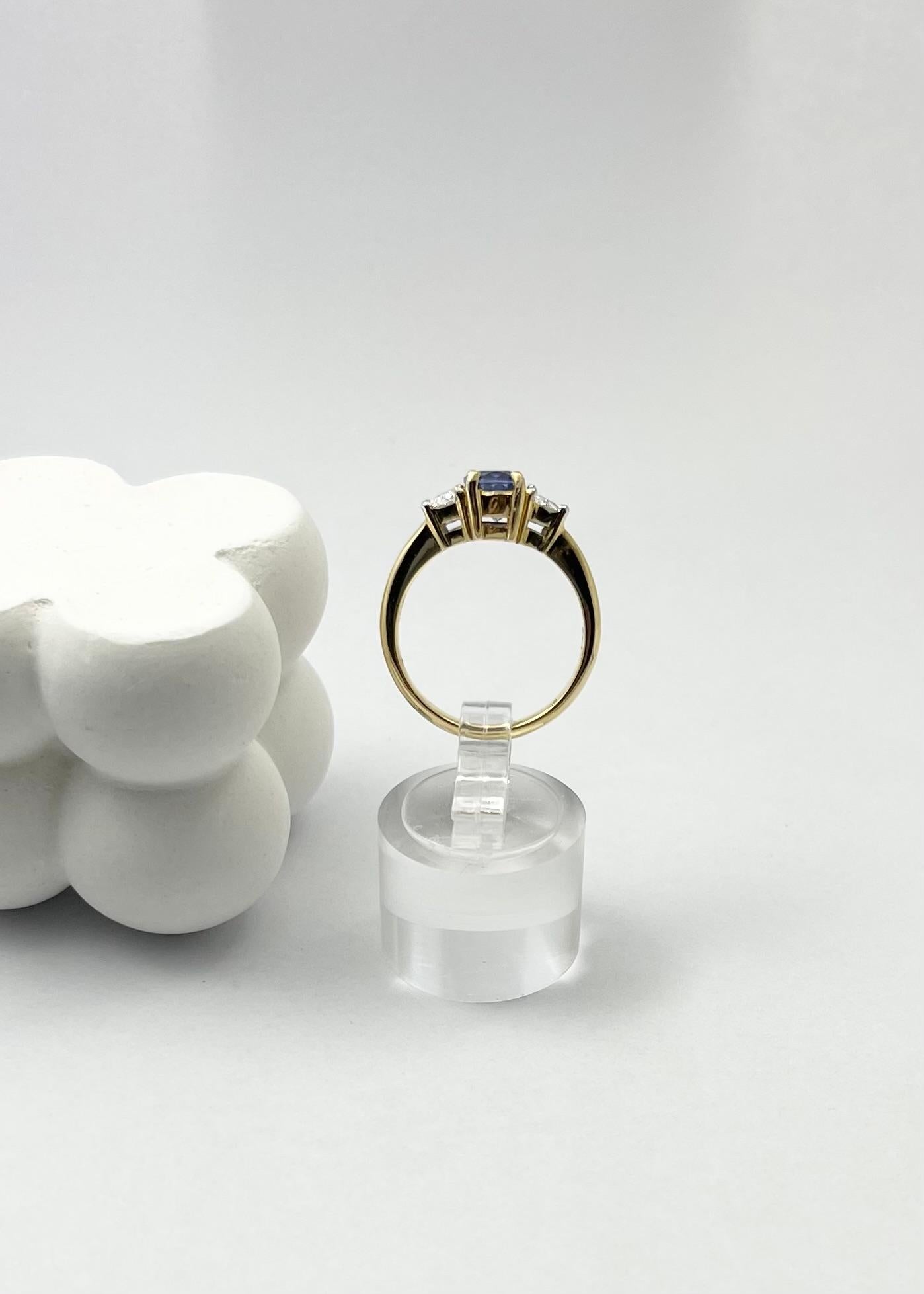 Bague en or 18 carats avec saphir bleu et diamant en vente 7