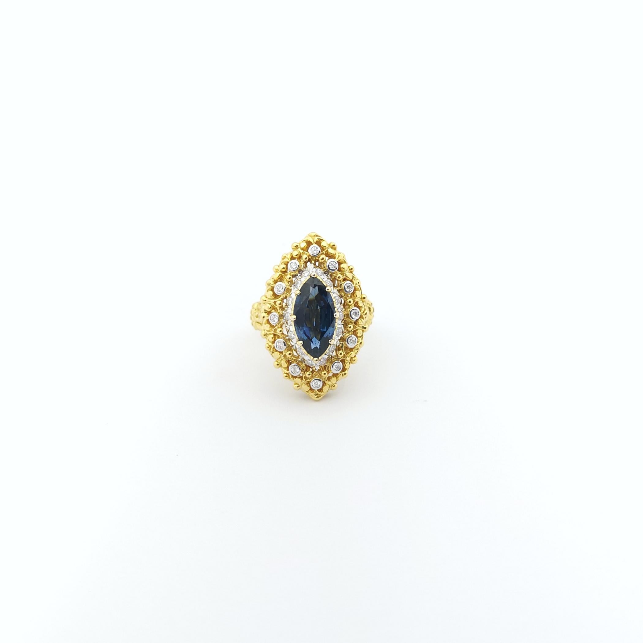 Bague en or 18 carats avec saphir bleu et diamant en vente 8