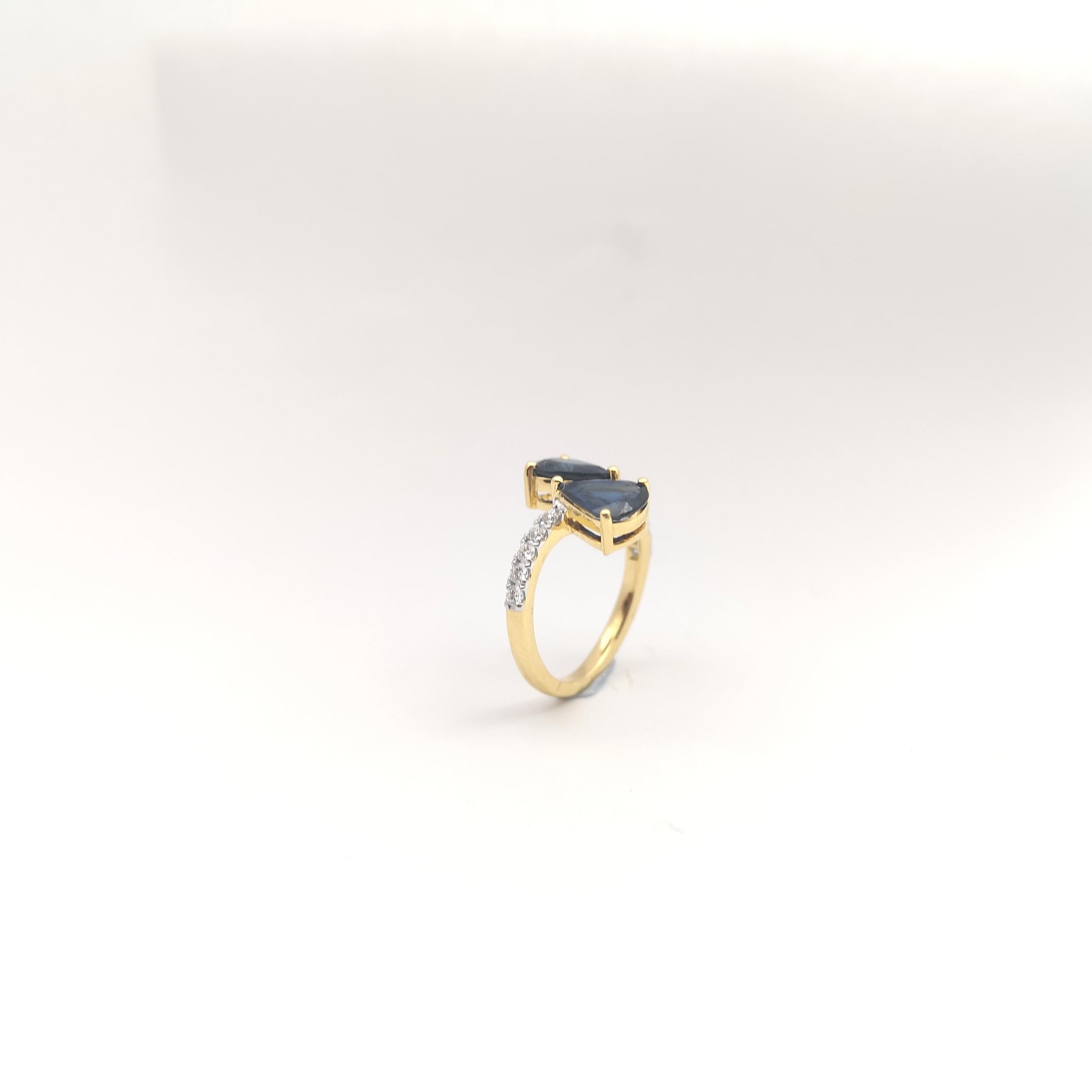 Blue Sapphire with Diamond Ring set in 18K Gold Settings For Sale 8