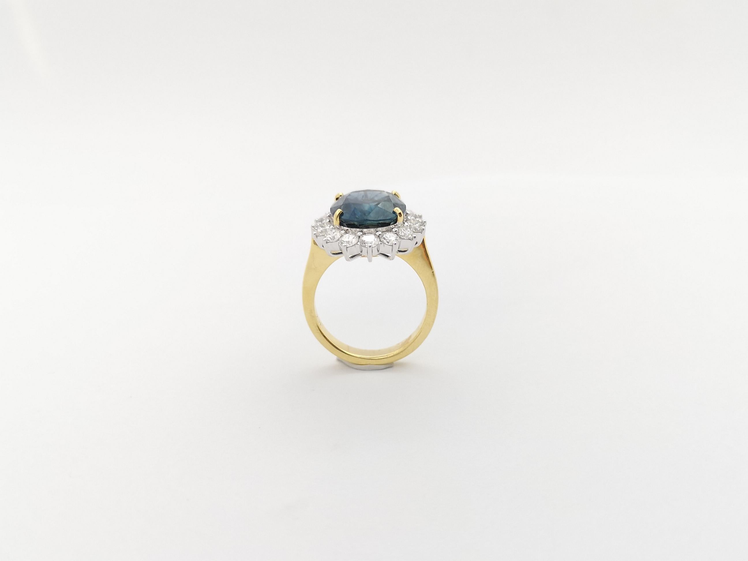 Blue Sapphire with Diamond Ring set in 18K Gold Settings For Sale 9