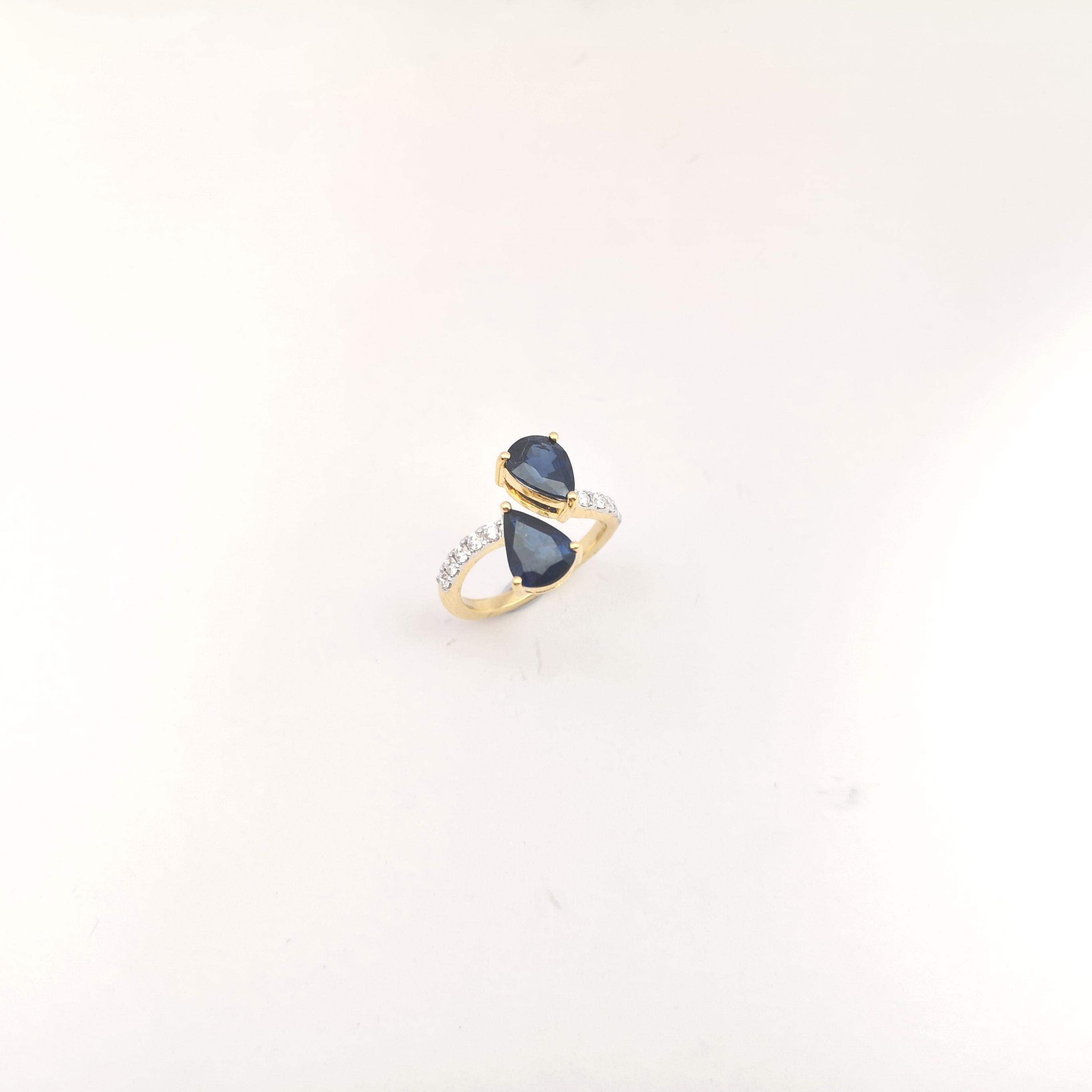 Blue Sapphire with Diamond Ring set in 18K Gold Settings For Sale 9