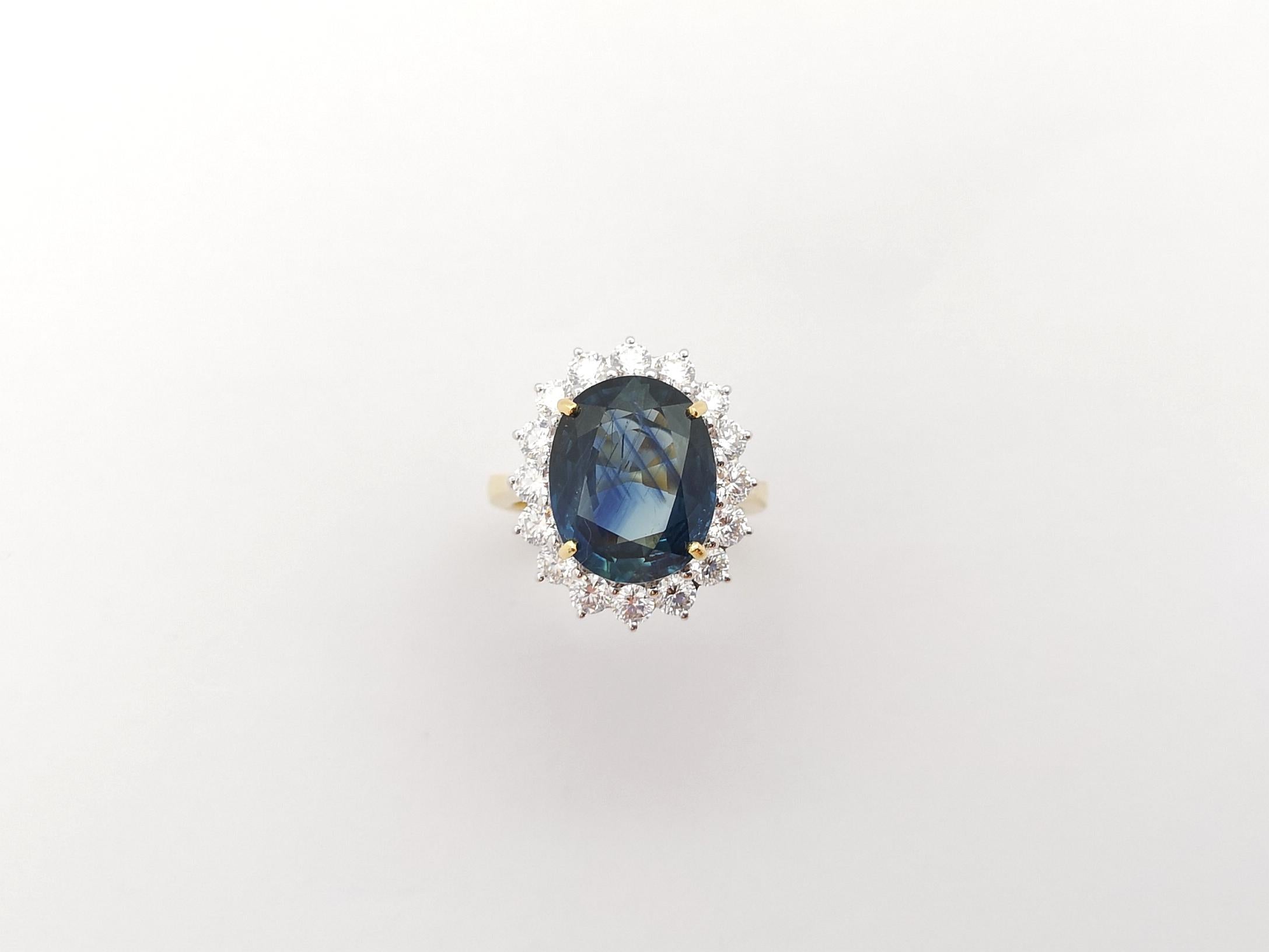 Blue Sapphire with Diamond Ring set in 18K Gold Settings For Sale 11