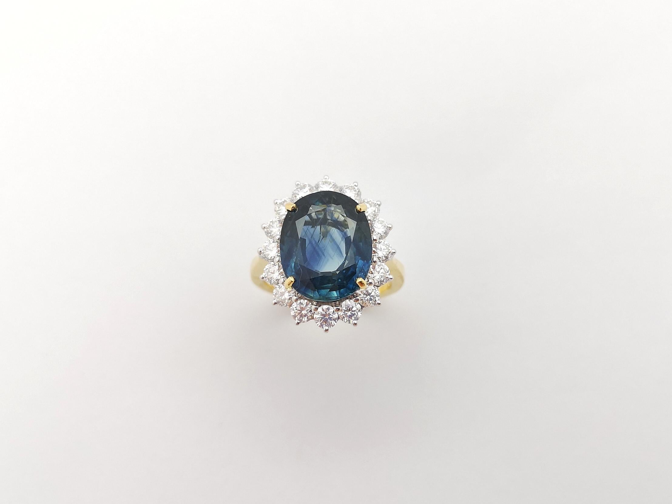 Blue Sapphire with Diamond Ring set in 18K Gold Settings For Sale 12