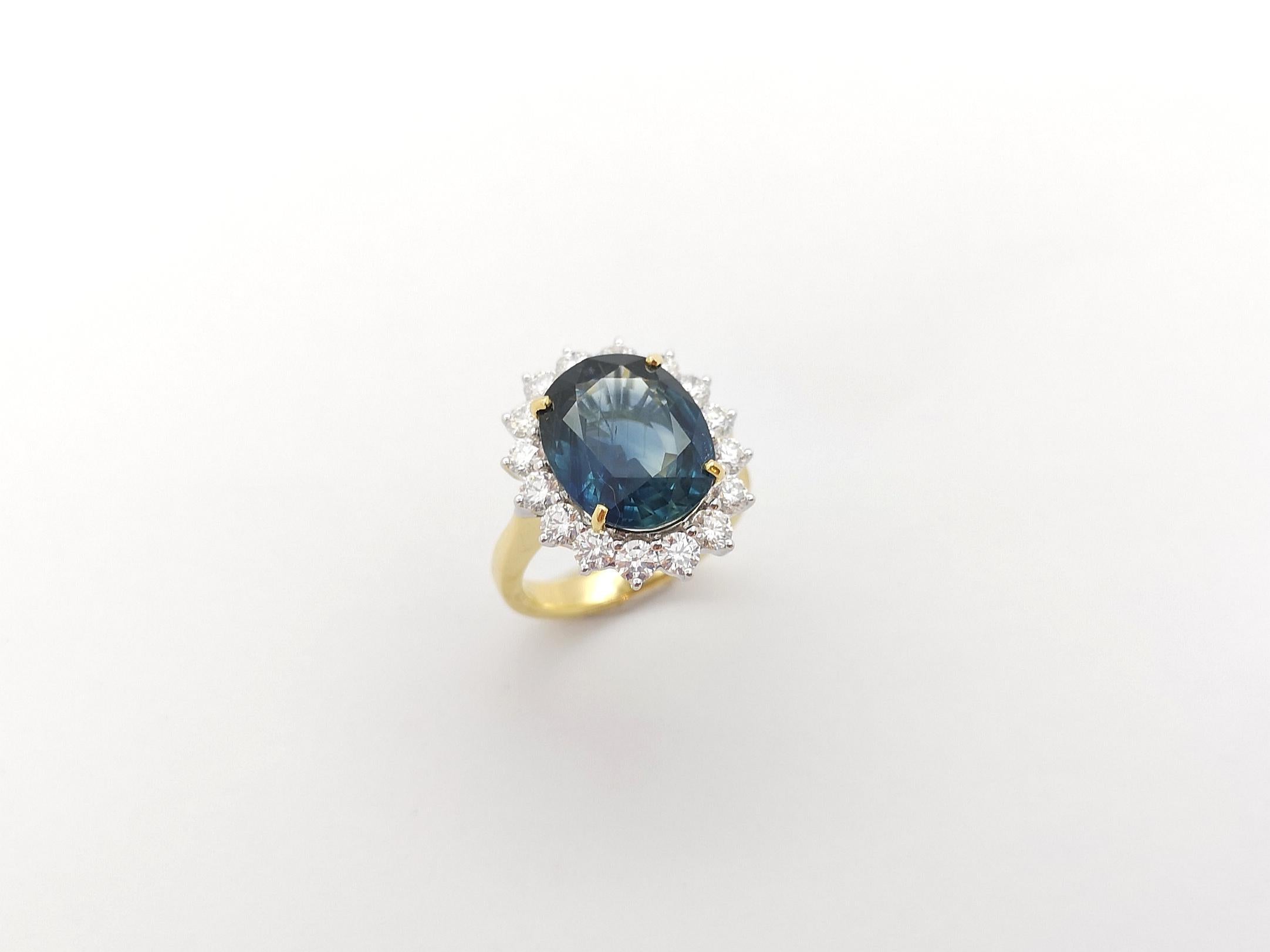 Blue Sapphire with Diamond Ring set in 18K Gold Settings For Sale 13