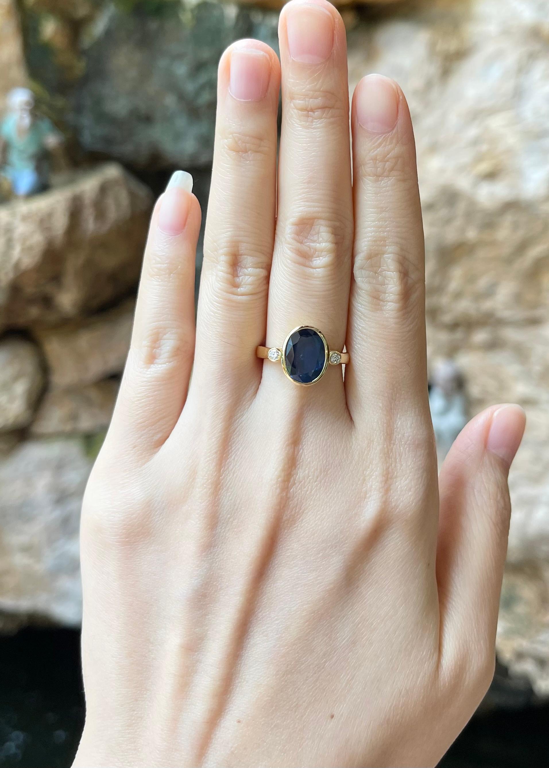 Blauer Saphir 3,85 Karat mit Diamant 0,10 Karat Ring in 18K Gold gefasst

Breite:  1.0 cm 
Länge: 1,2 cm
Ringgröße: 52
Gesamtgewicht: 5,43 Gramm

