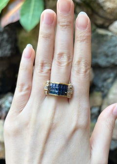 Blue Sapphire with Diamond Ring set in 18K Gold Settings
