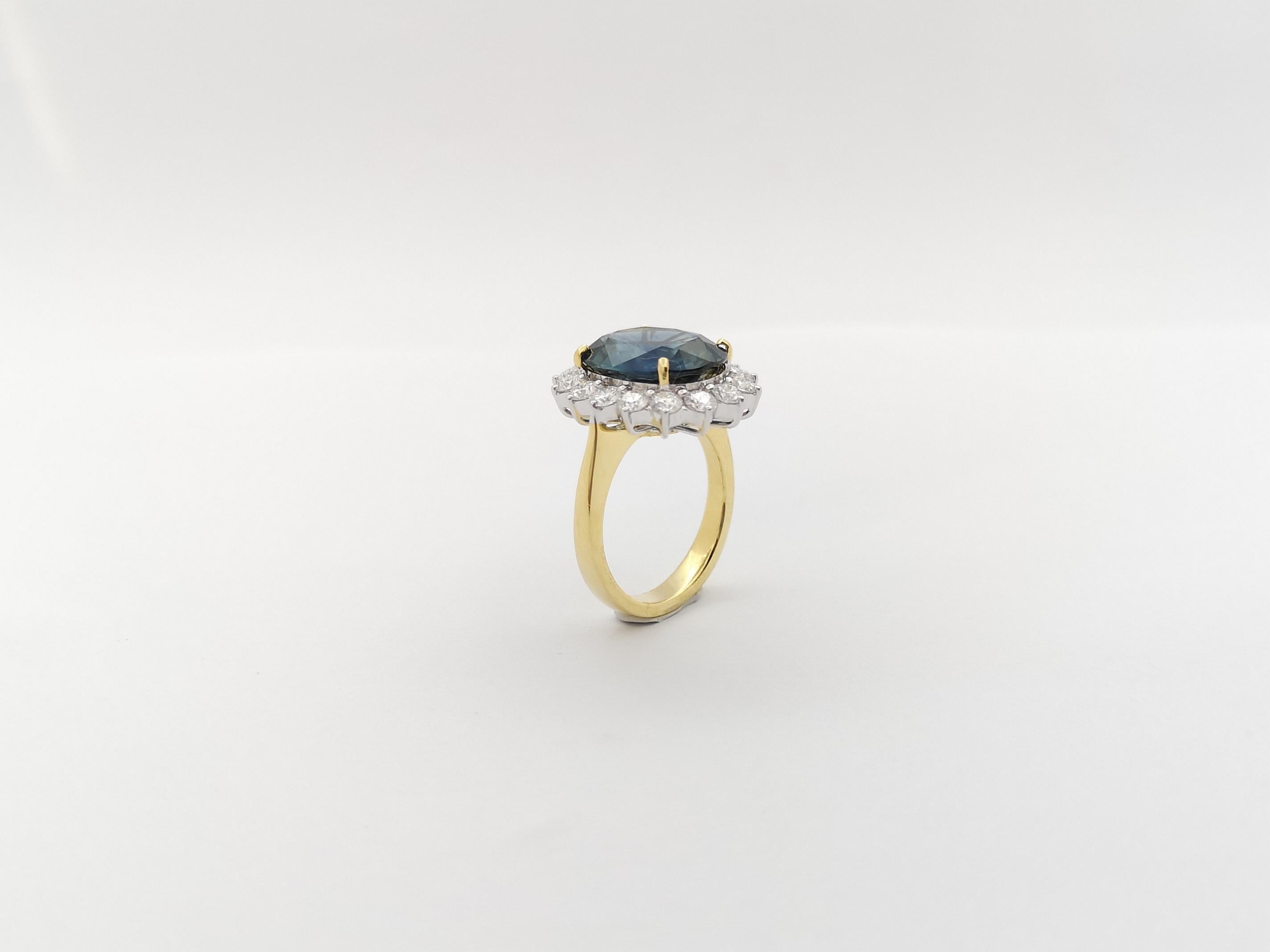 Blue Sapphire with Diamond Ring set in 18K Gold Settings For Sale 14