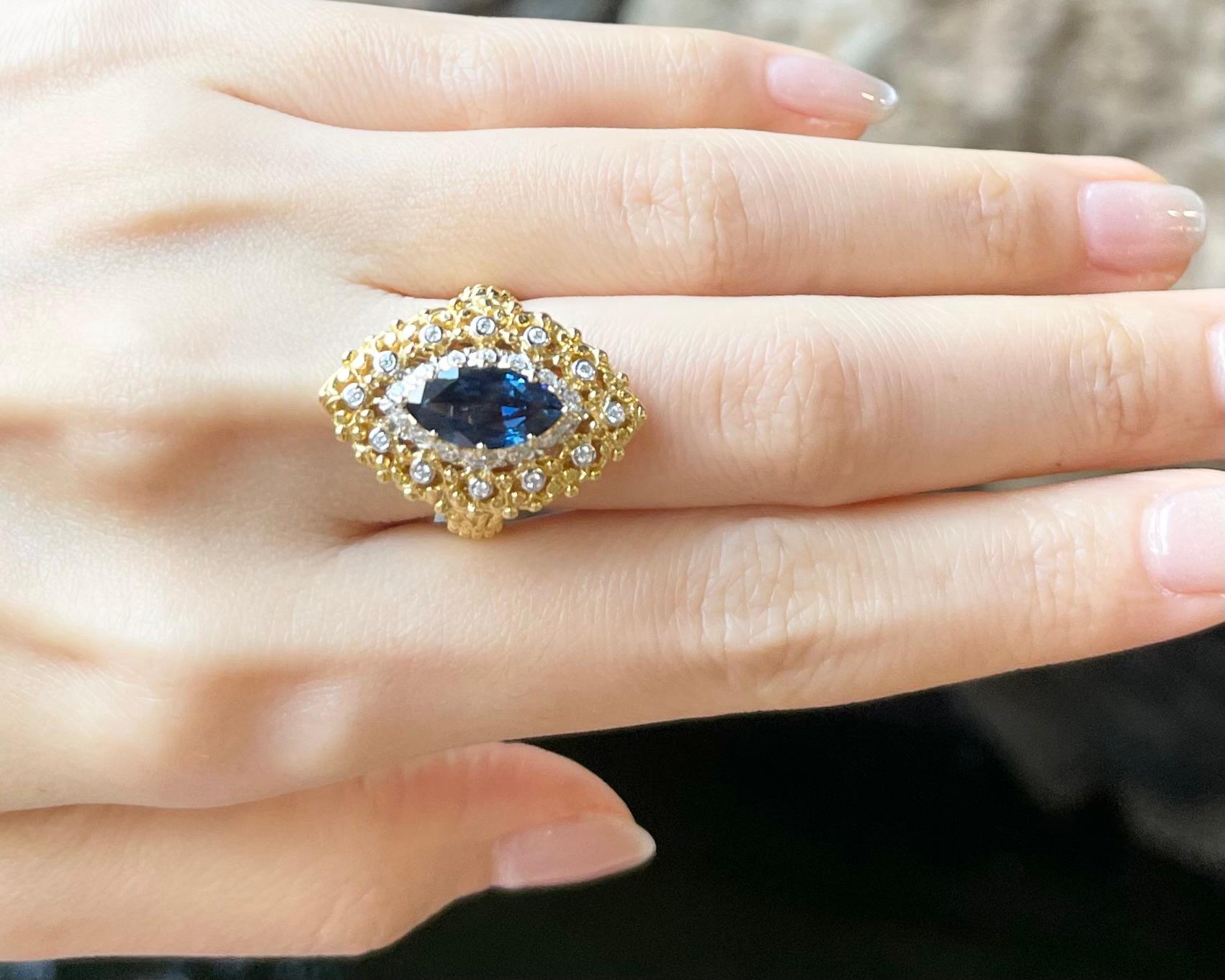 Art Deco Blue Sapphire with Diamond Ring set in 18K Gold Settings For Sale