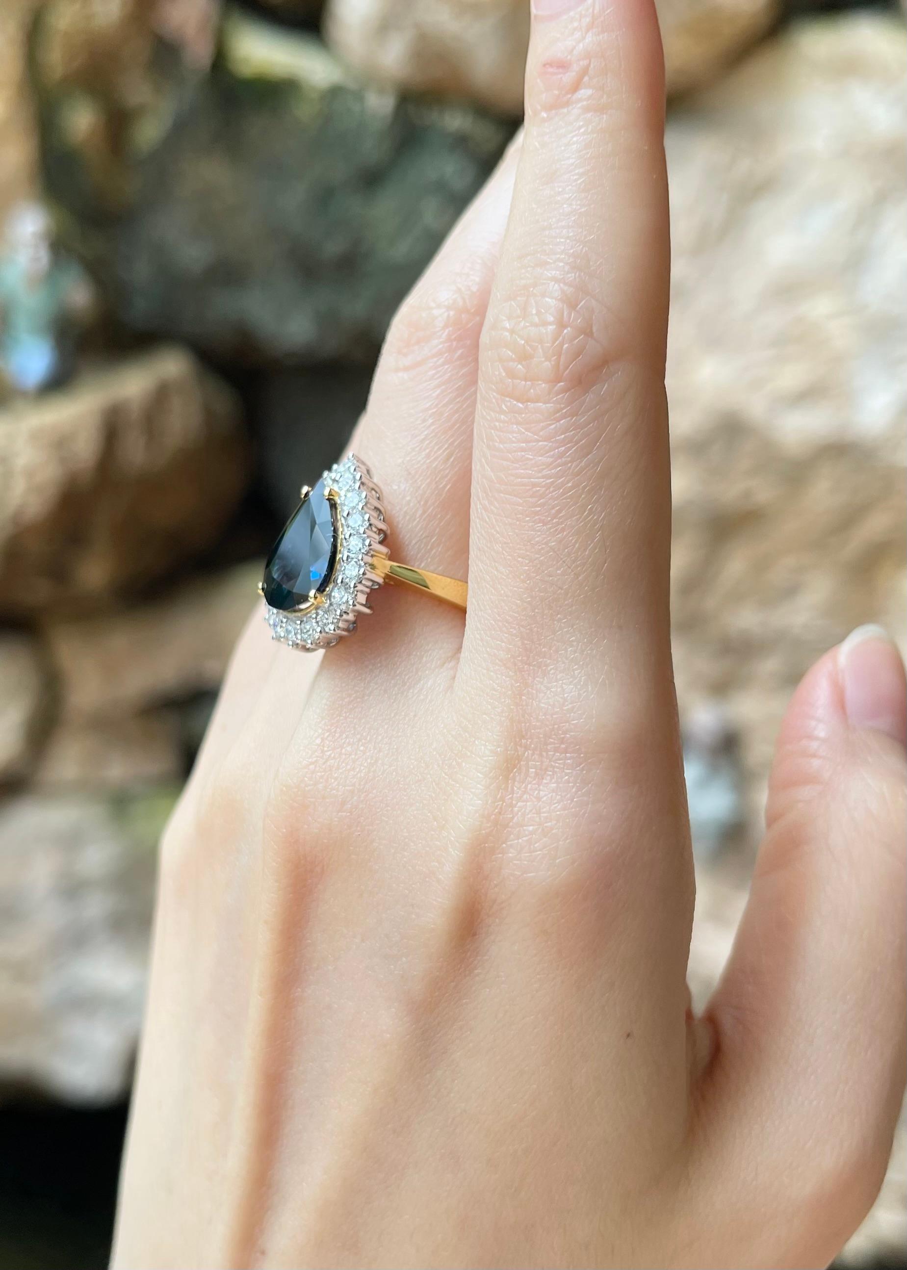 Anello con zaffiro blu e diamante incastonato in oro 18K In condizioni Nuovo in vendita a Bangkok, TH