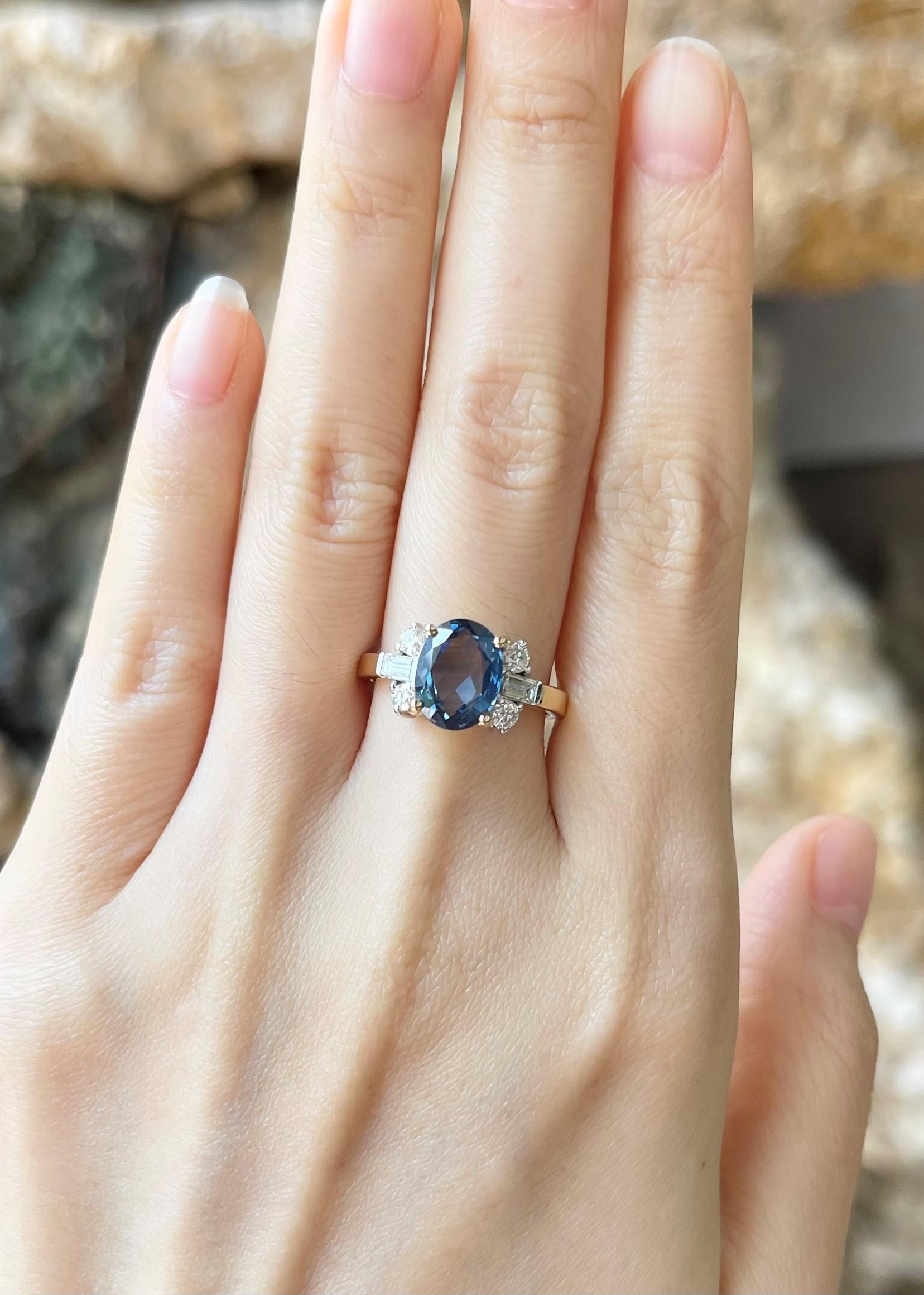 Blauer Saphir mit Diamantring in 18 Karat Goldfassungen gefasst Damen im Angebot