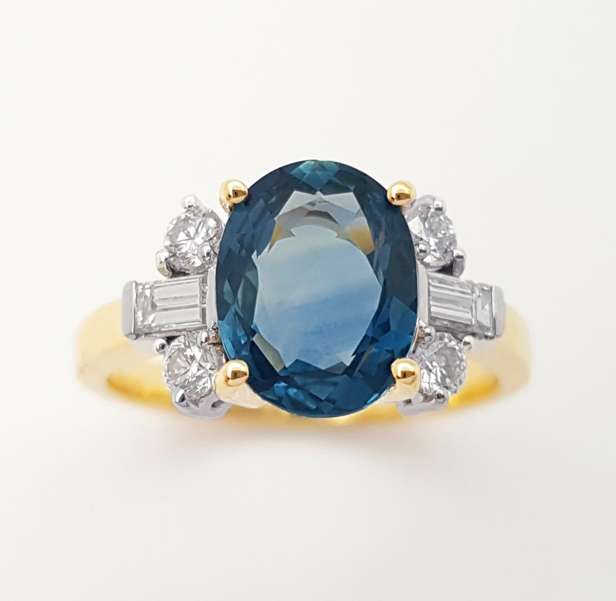 Blauer Saphir mit Diamantring in 18 Karat Goldfassungen gefasst im Angebot 1