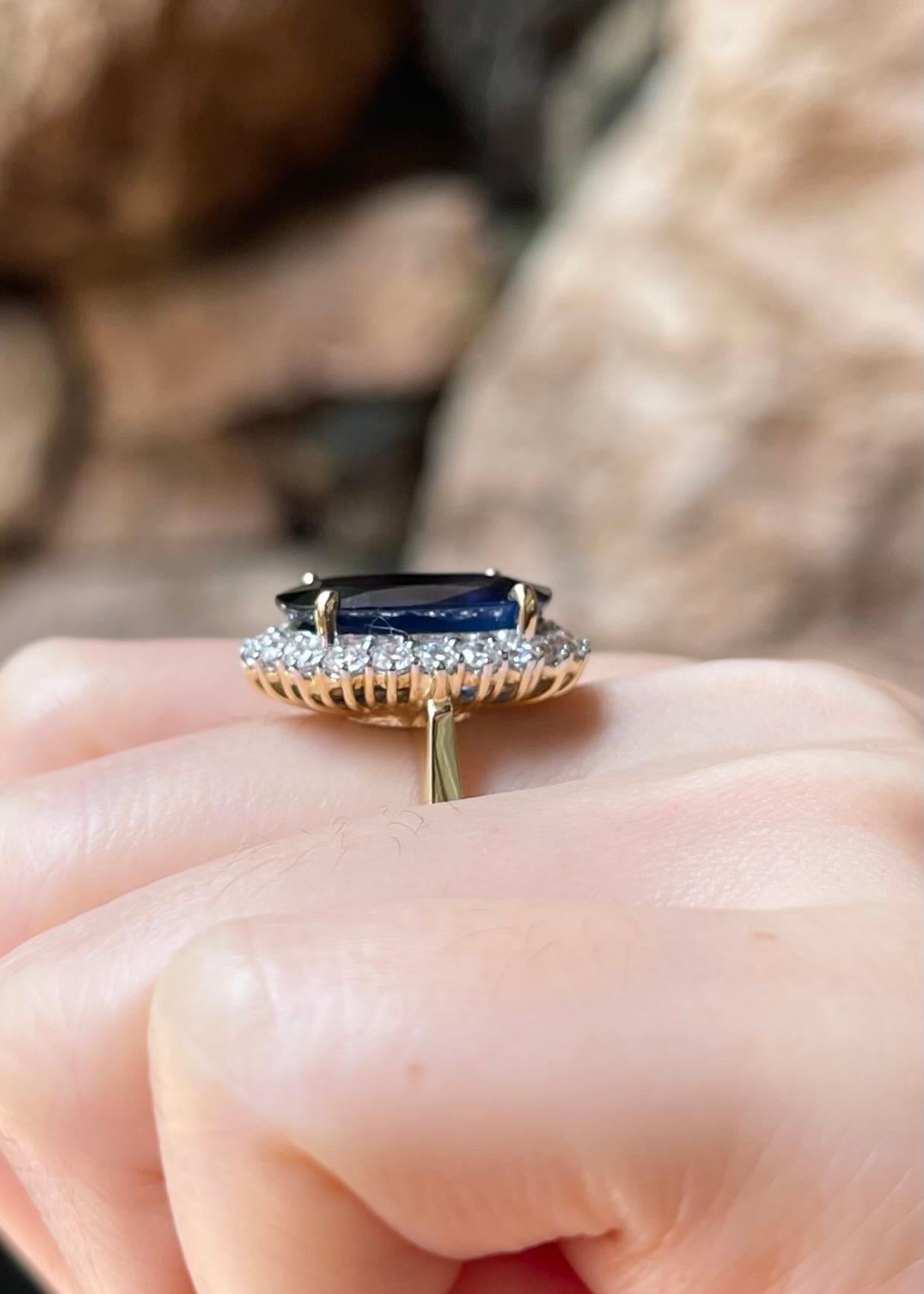 Bague en or 18 carats avec saphir bleu et diamant en vente 1