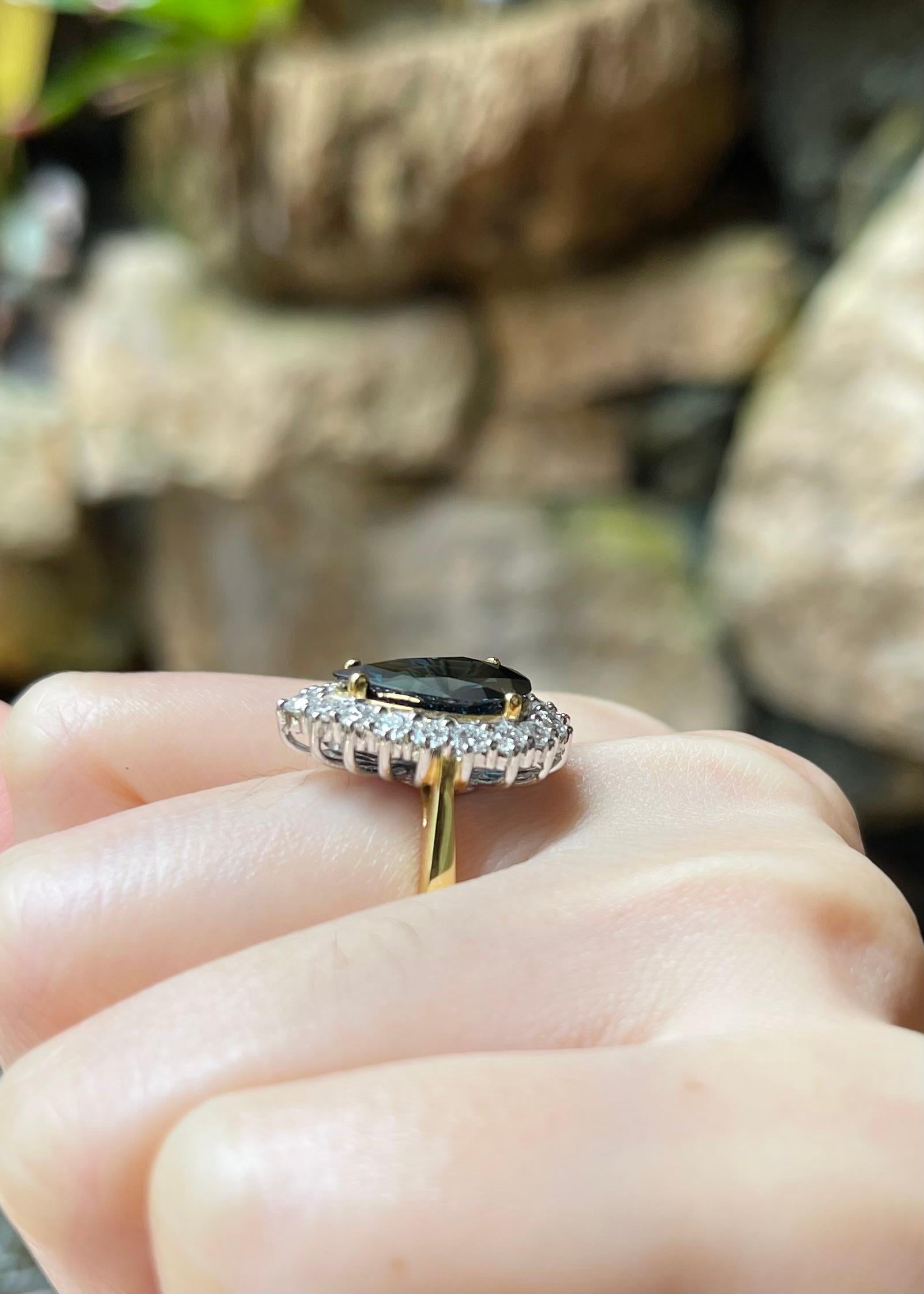 Anello con zaffiro blu e diamante incastonato in oro 18K in vendita 1