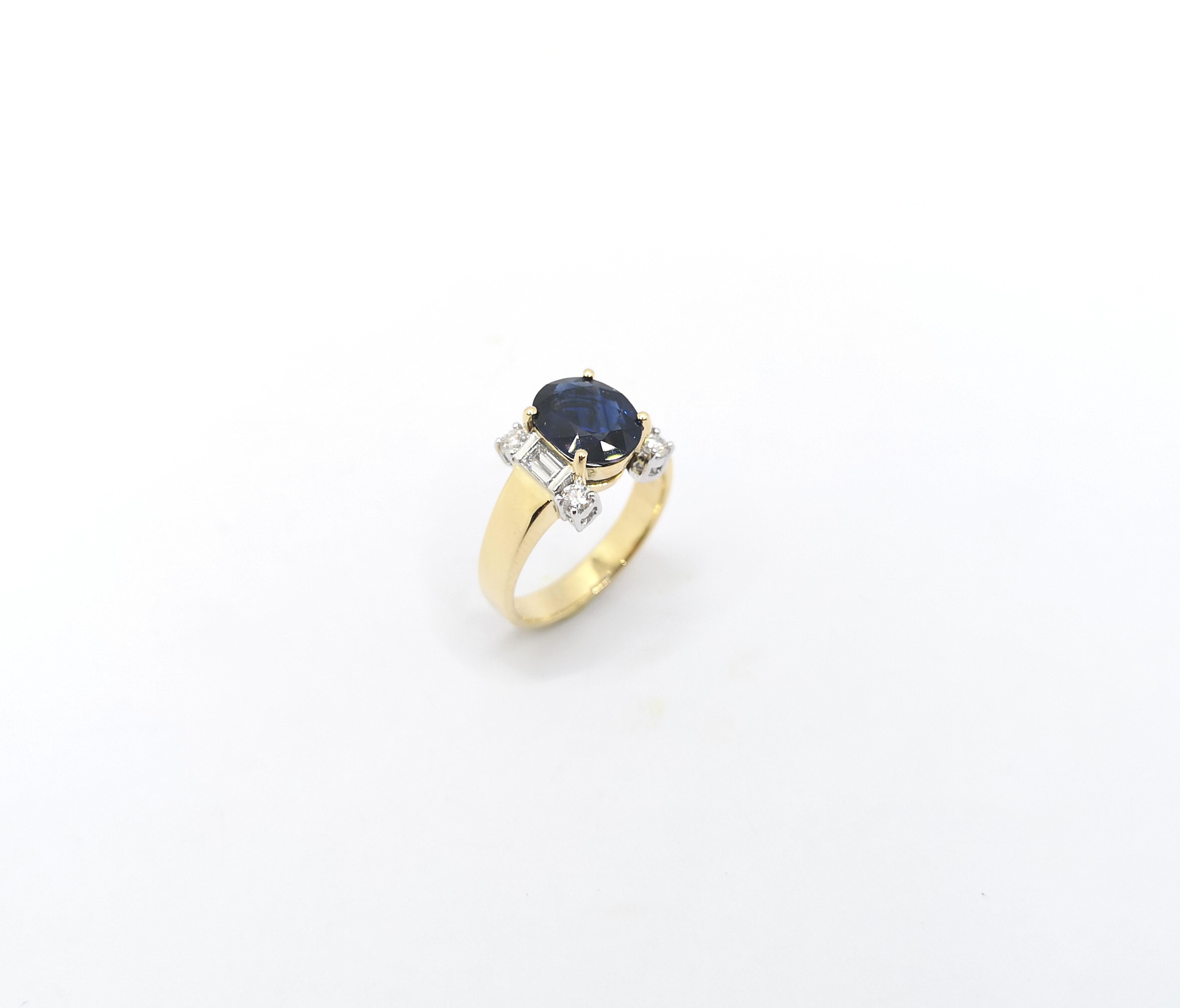 Blauer Saphir mit Diamantring in 18 Karat Goldfassungen gefasst im Angebot 2