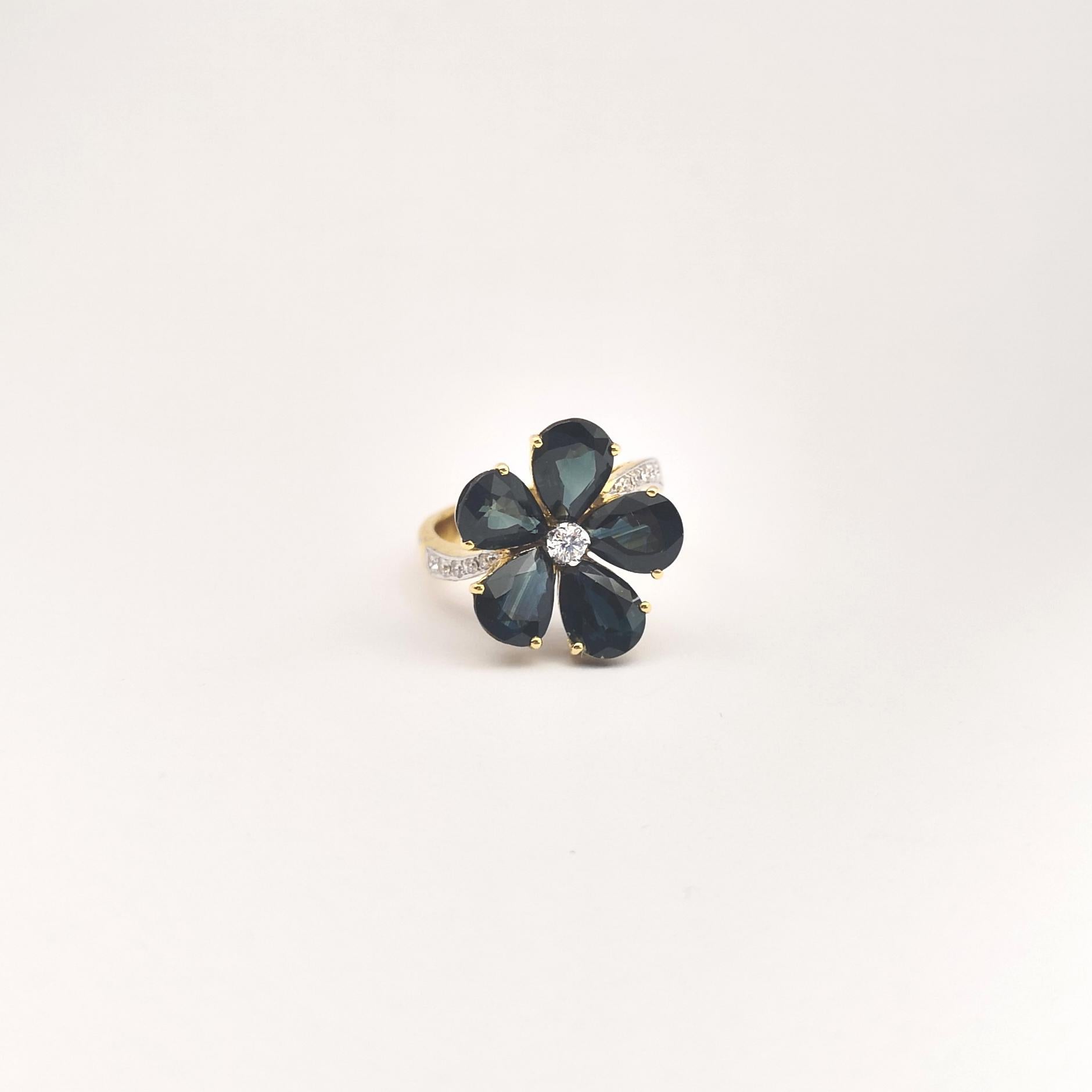 Blauer Saphir mit Diamantring in 18 Karat Goldfassungen gefasst im Angebot 2