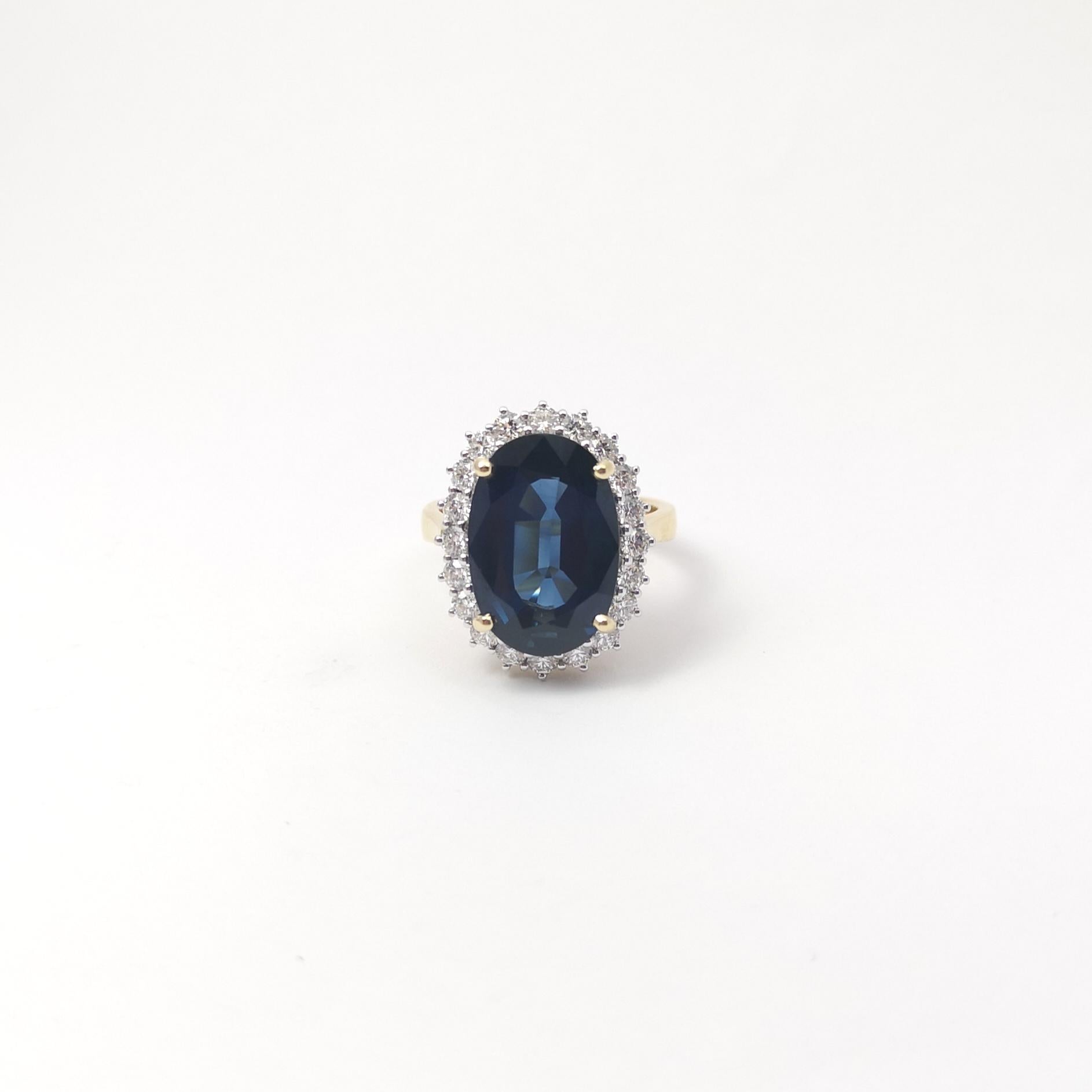 Bague en or 18 carats avec saphir bleu et diamant en vente 2