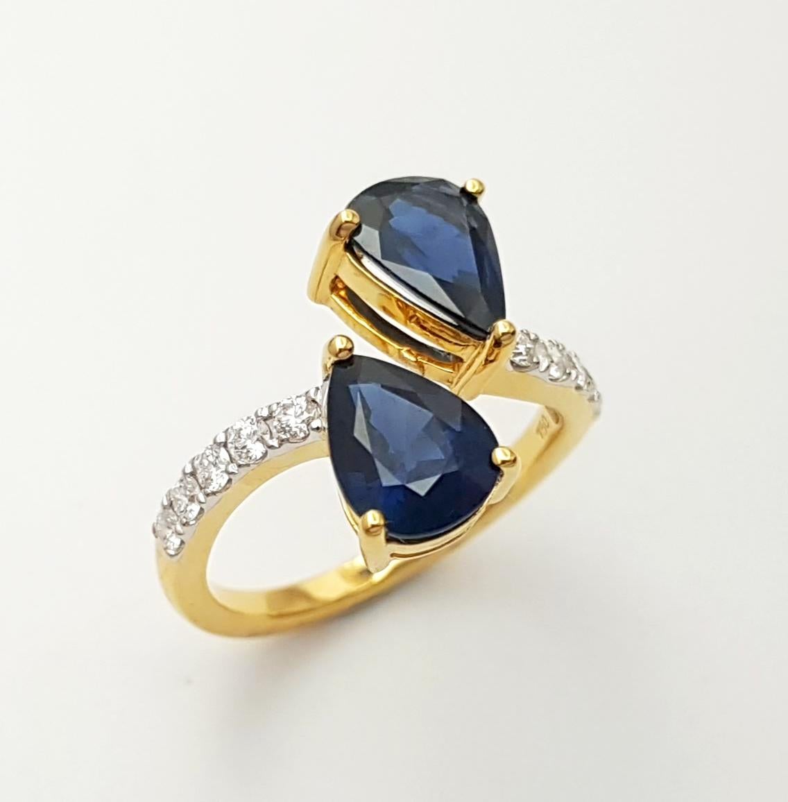 Blue Sapphire with Diamond Ring set in 18K Gold Settings For Sale 3