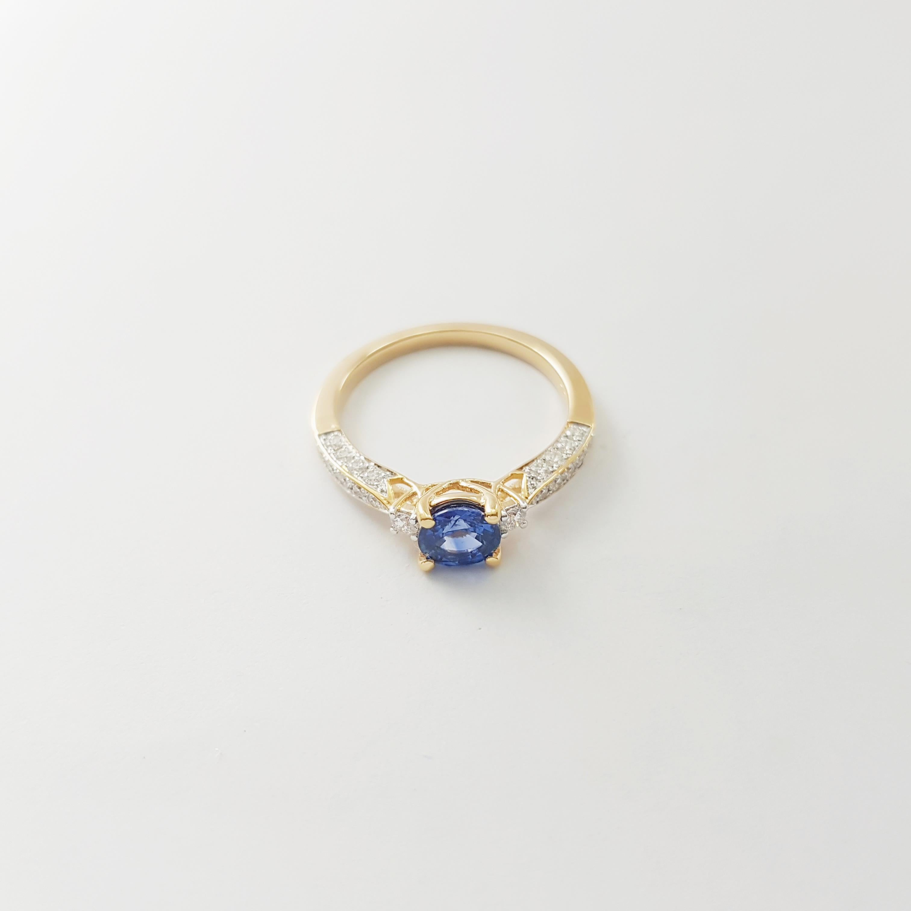 Blue Sapphire with Diamond Ring set in 18K Gold Settings For Sale 3