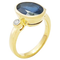 Blauer Saphir mit Diamantring in 18 Karat Goldfassungen gefasst