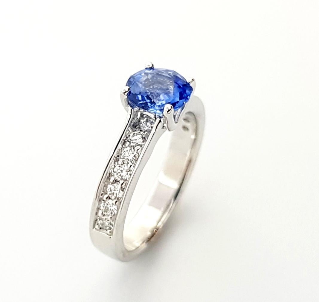 Blue Sapphire with Diamond Ring Set in 18k White Gold Settings For Sale 4