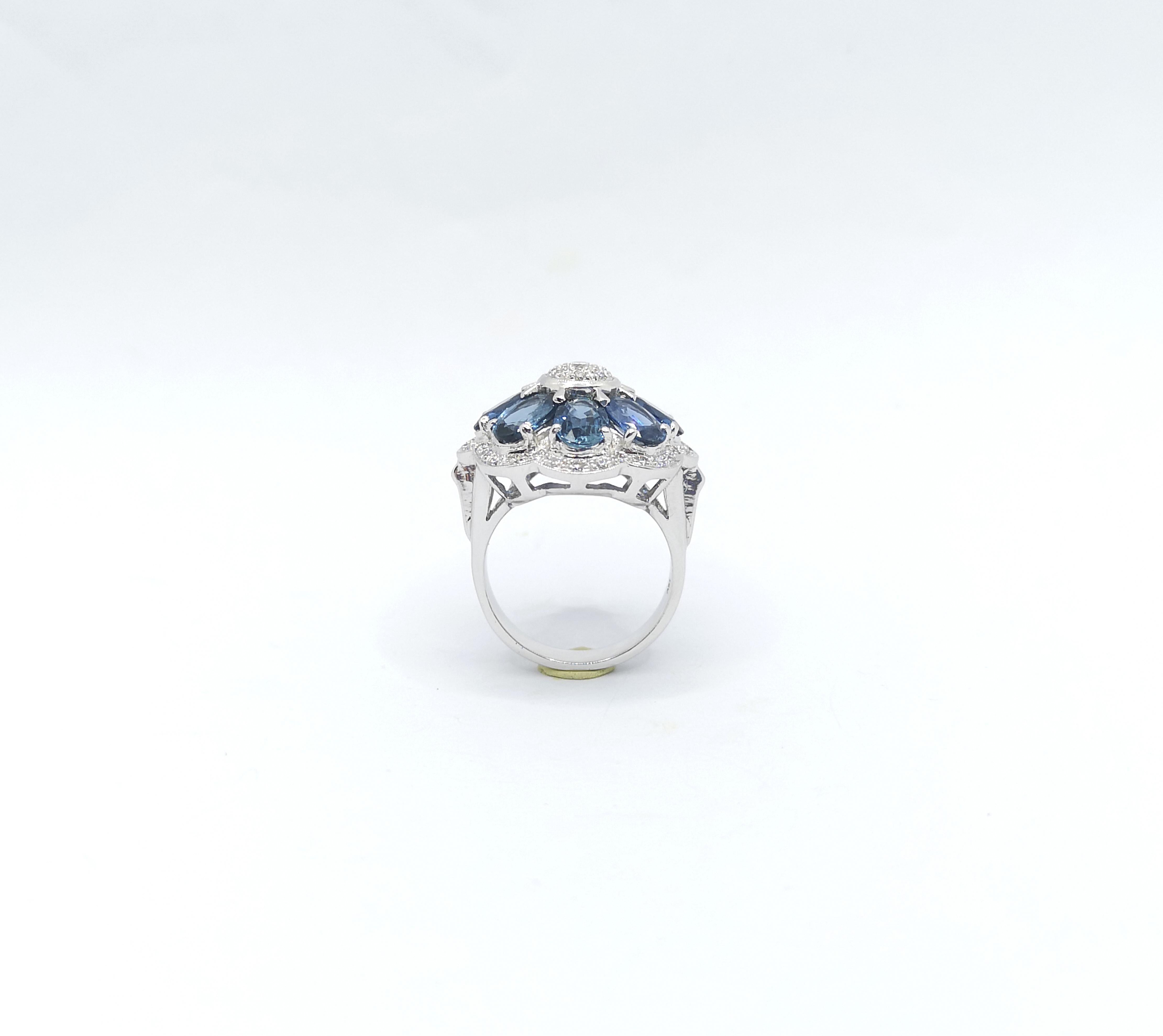 Blauer Saphir mit Diamantring in 18 Karat Weißgold gefasst im Angebot 4