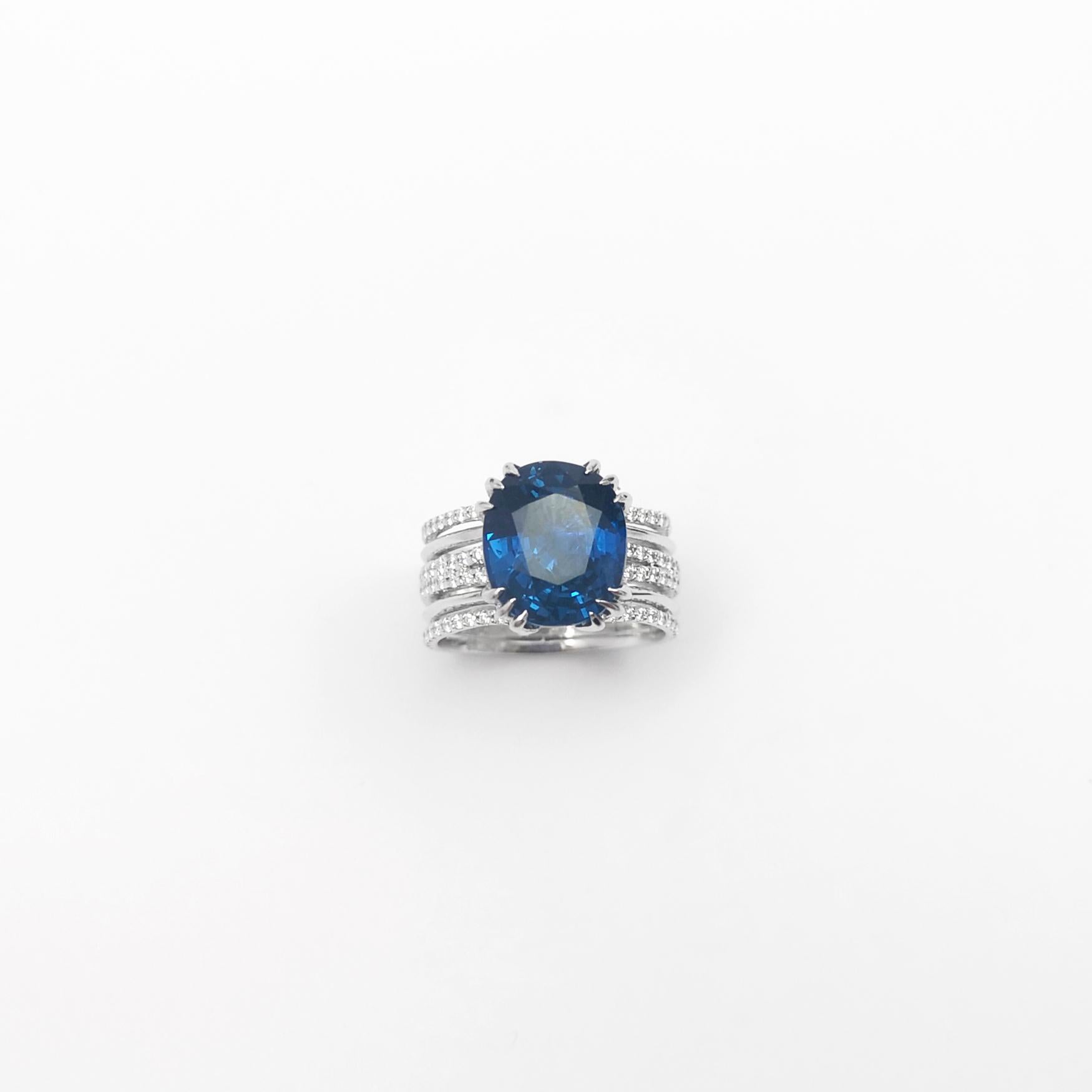 Blauer Saphir mit Diamantring in 18 Karat Weißgold gefasst im Angebot 4