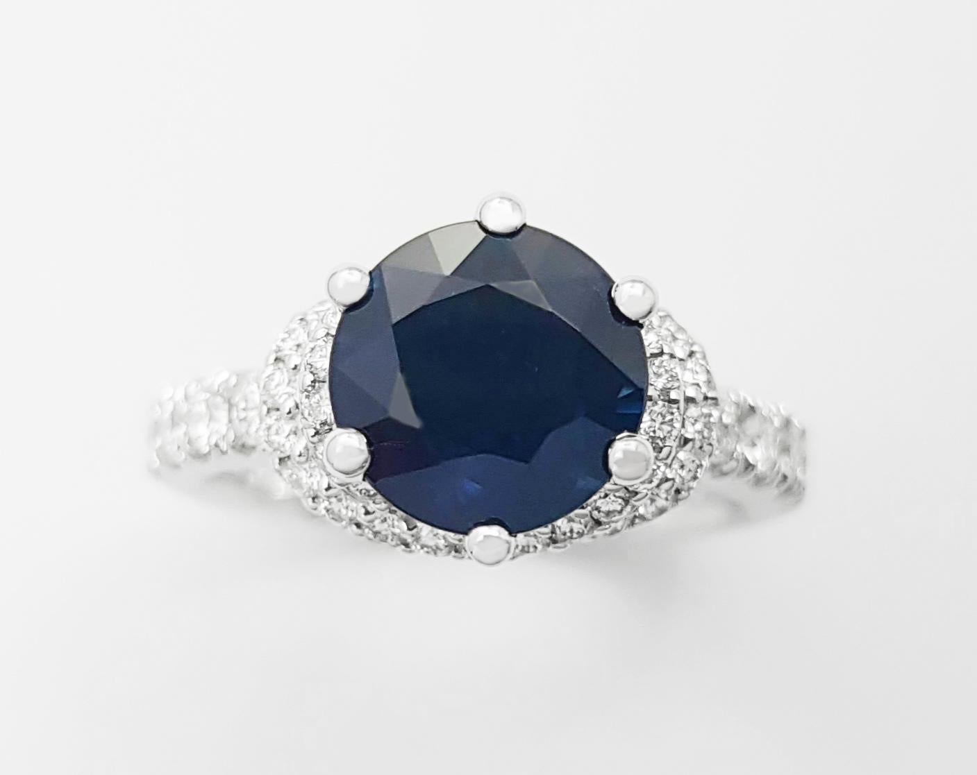 Blauer Saphir mit Diamantring in 18 Karat Weißgold gefasst im Angebot 4