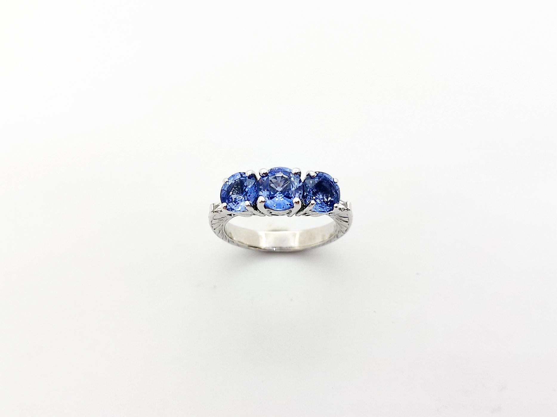Blue Sapphire with Diamond Ring Set in 18k White Gold Settings For Sale 5