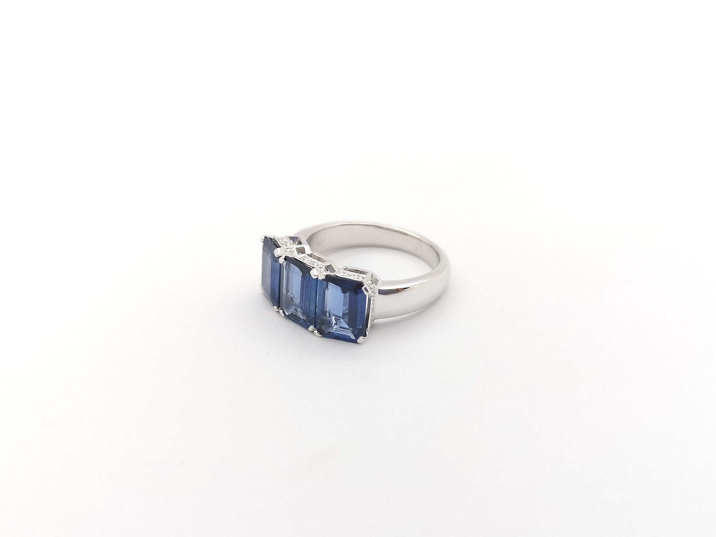 Blue Sapphire with Diamond Ring set in 18K White Gold Settings For Sale 4