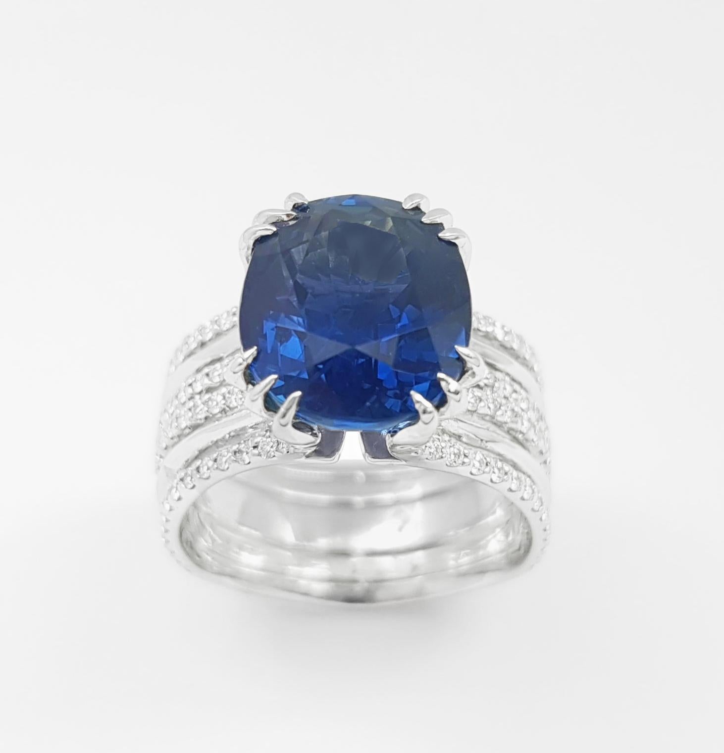 Blauer Saphir mit Diamantring in 18 Karat Weißgold gefasst im Angebot 5